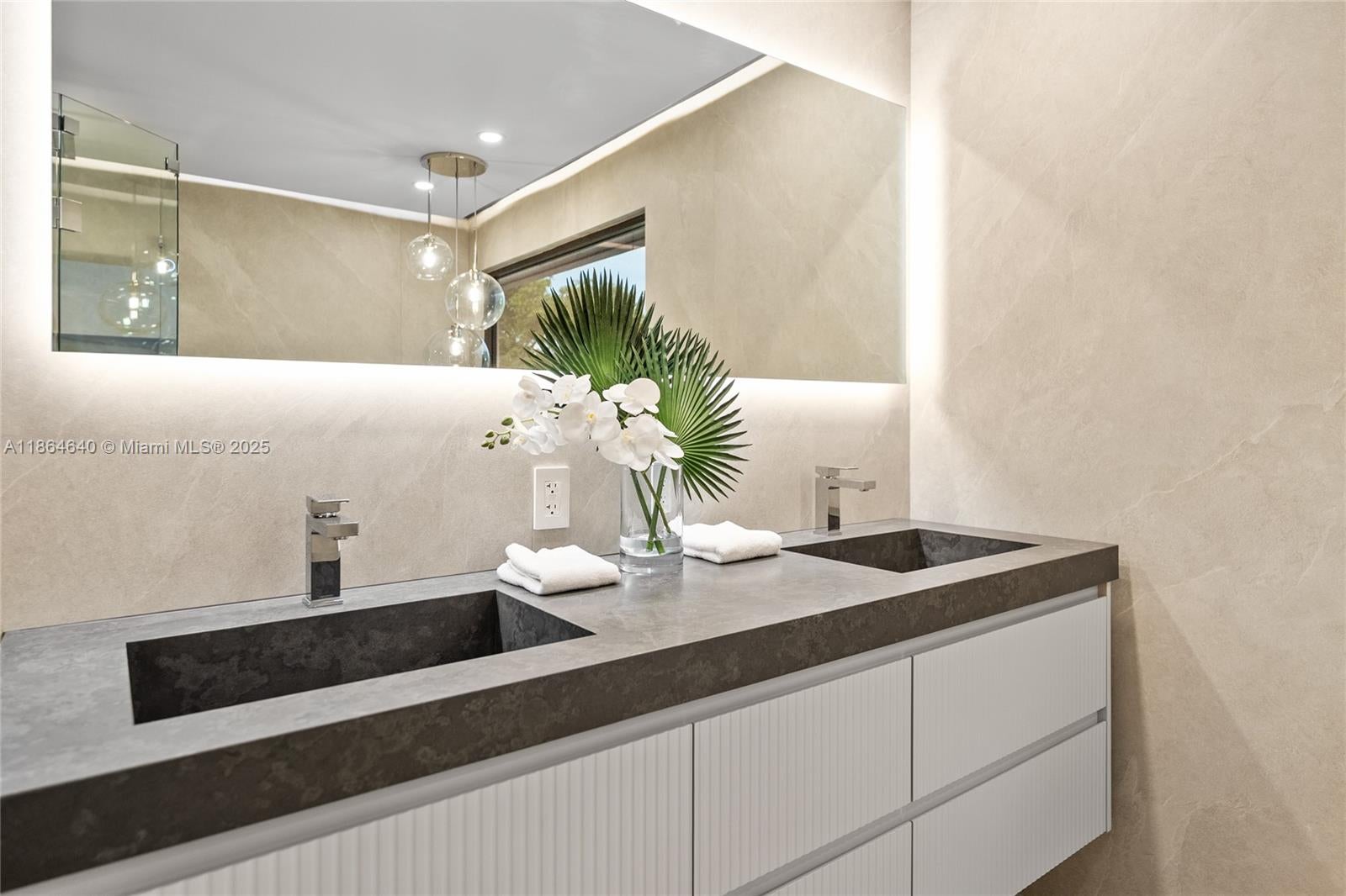 Fort Lauderdale, Florida, 33308, United States, 5 Bedrooms Bedrooms, ,4 BathroomsBathrooms,Residential,Active,1927651