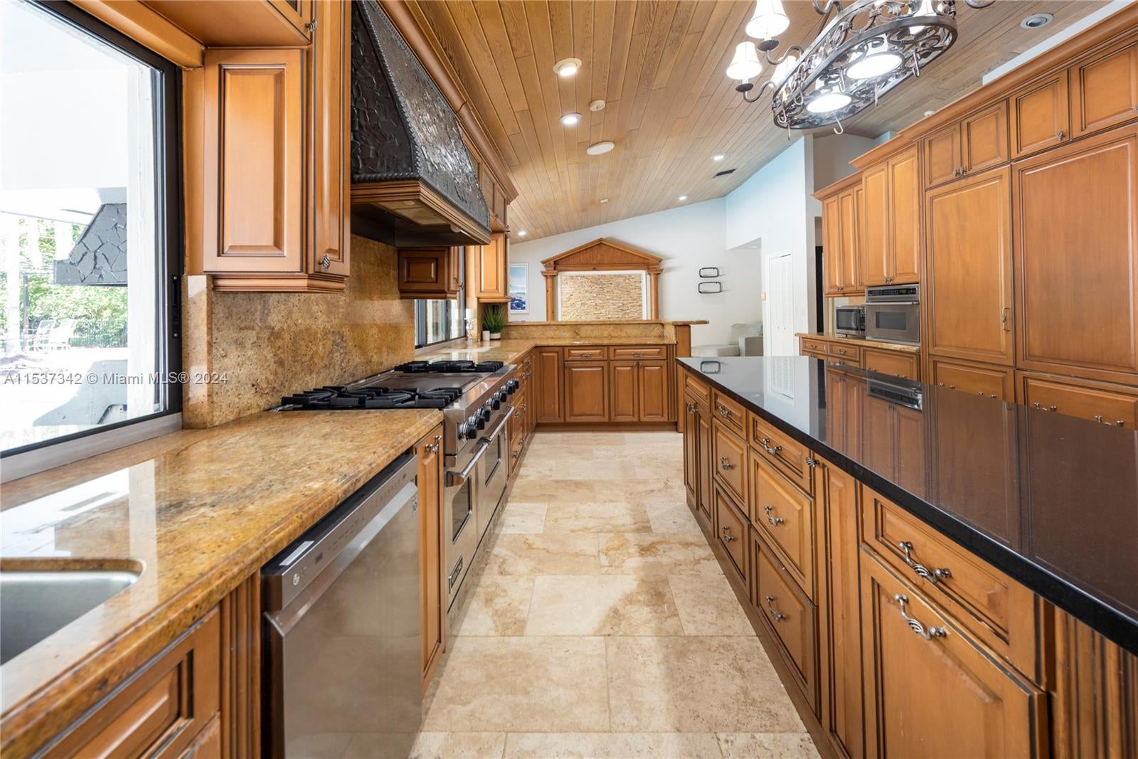 Weston, Florida, 33331, United States, ,5 BathroomsBathrooms,Residential,Active,1702942