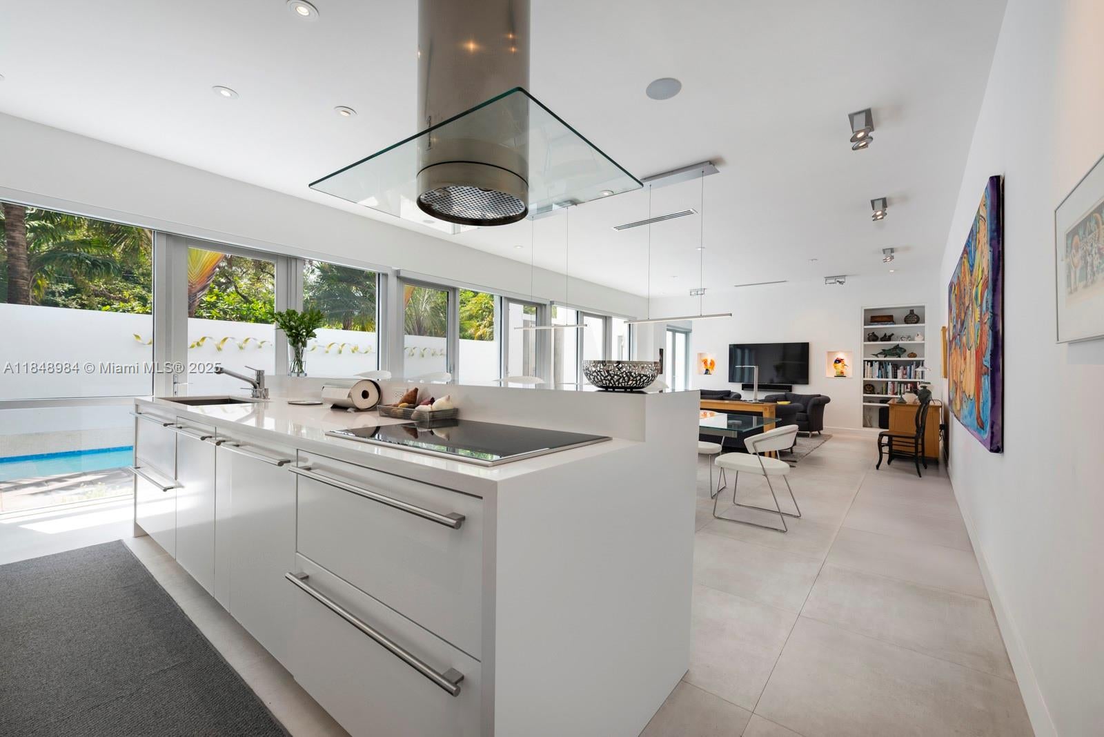 Miami, Florida, 33133, United States, 3 Bedrooms Bedrooms, ,3 BathroomsBathrooms,Residential,Active,1903203