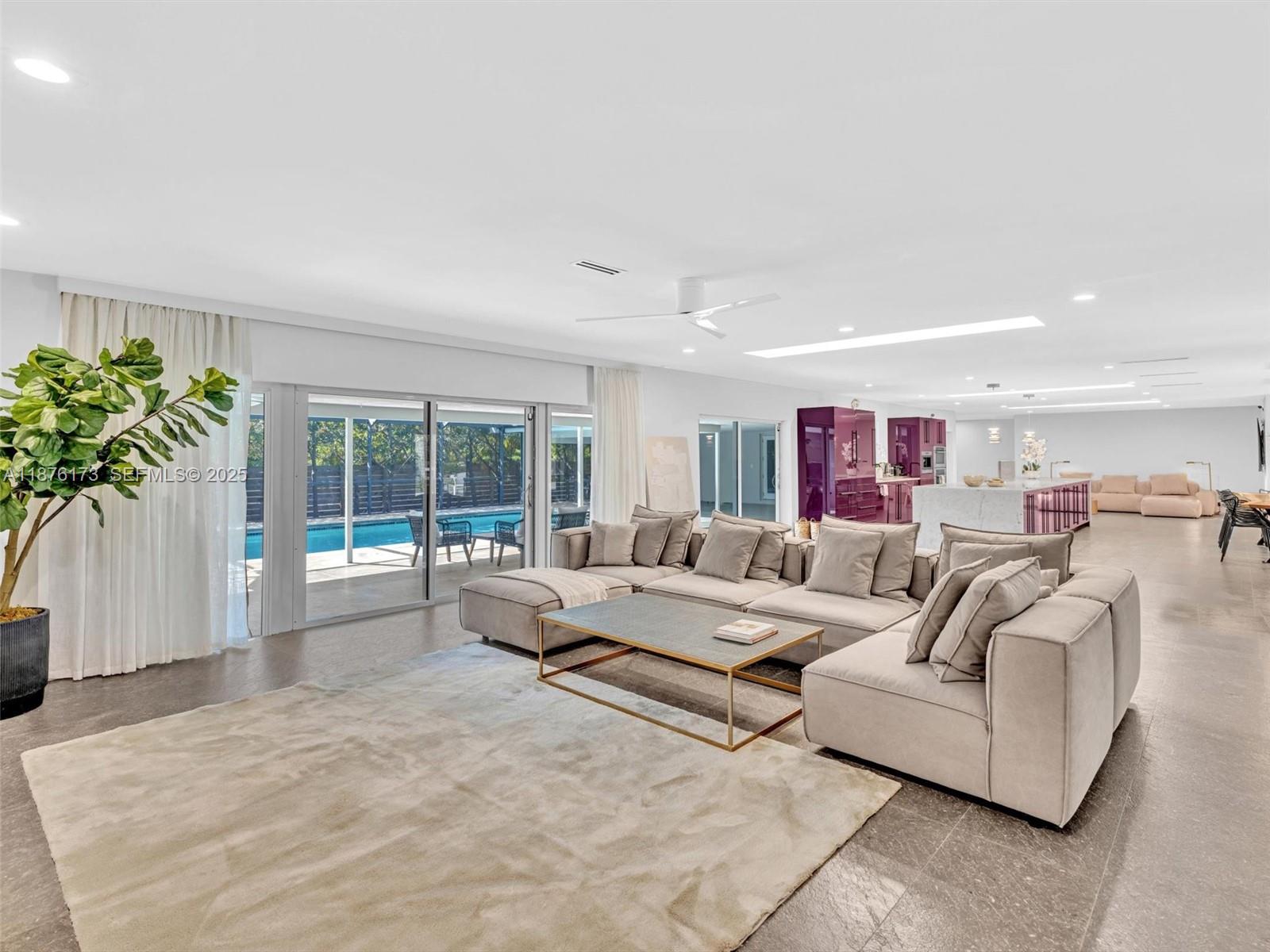 Hollywood, Florida, 33019, United States, 5 Bedrooms Bedrooms, ,4 BathroomsBathrooms,Residential,Active,1942387