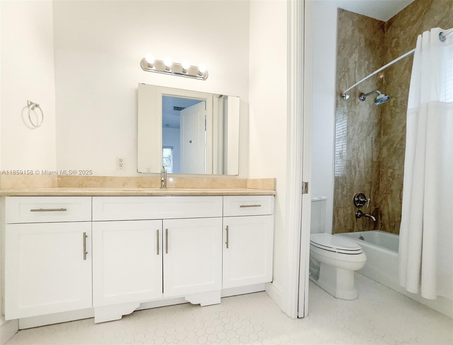 Pinecrest, Florida, 33156, United States, 4 Bedrooms Bedrooms, ,5 BathroomsBathrooms,Residential,Active,1914574
