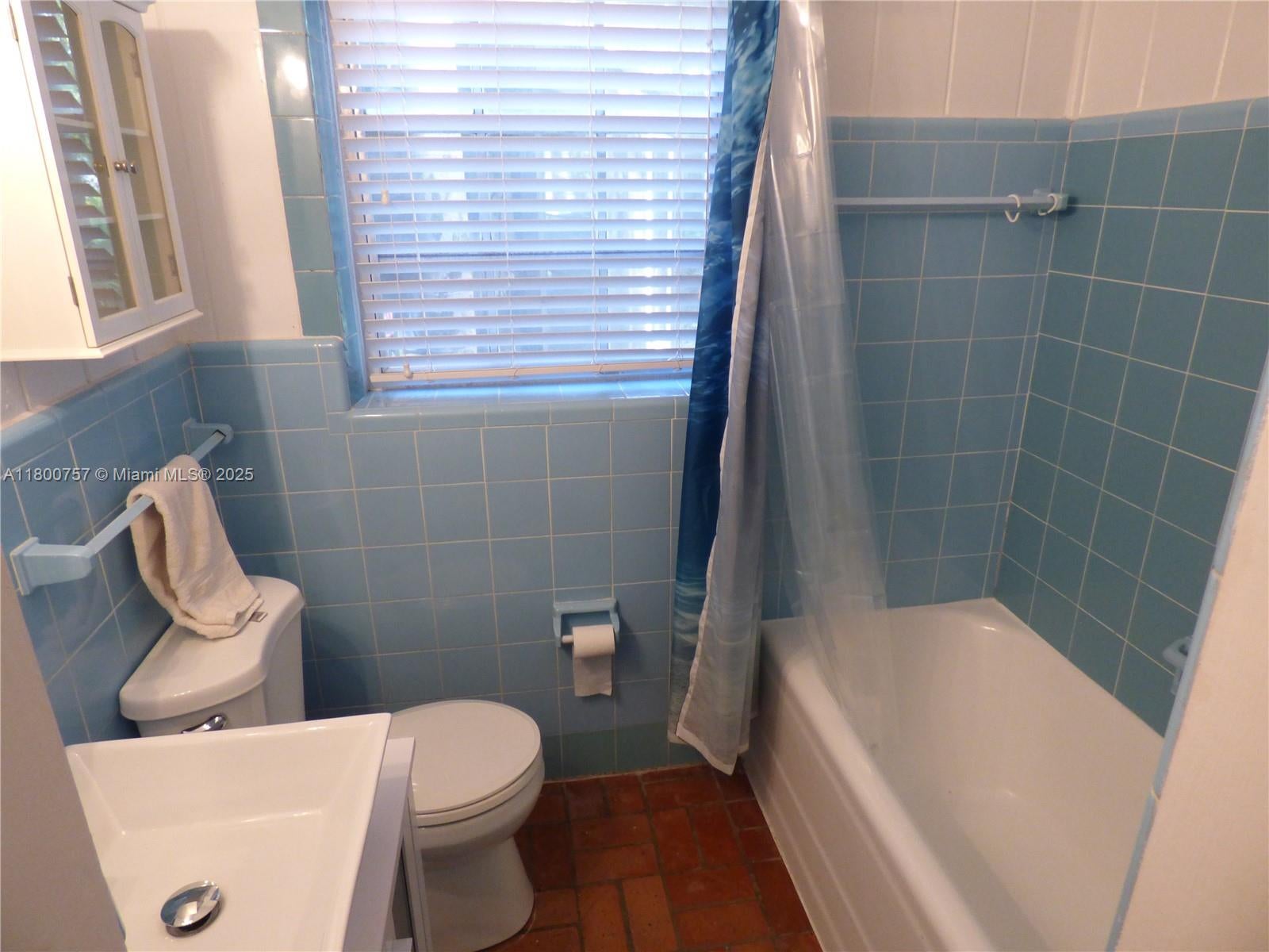 South Miami, Florida, 33143, United States, 4 Bedrooms Bedrooms, ,4 BathroomsBathrooms,Residential,Active,1800158