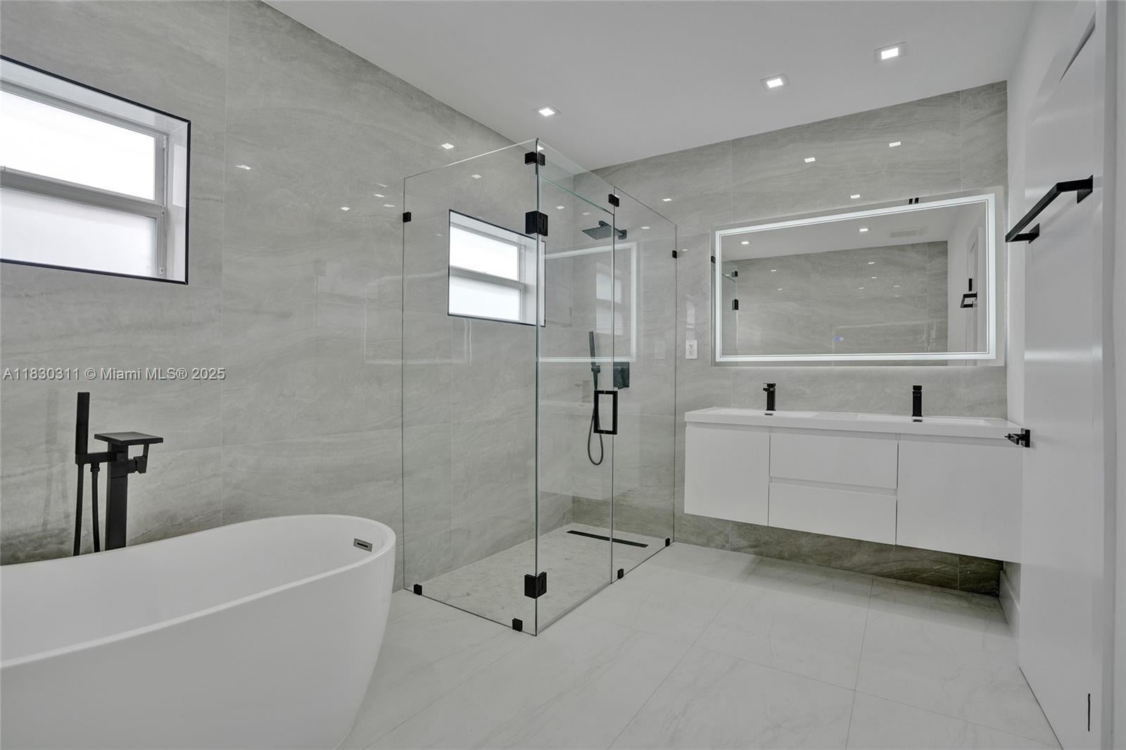 Miami, Florida, 33179, United States, 5 Bedrooms Bedrooms, ,5 BathroomsBathrooms,Residential,Active,1889008