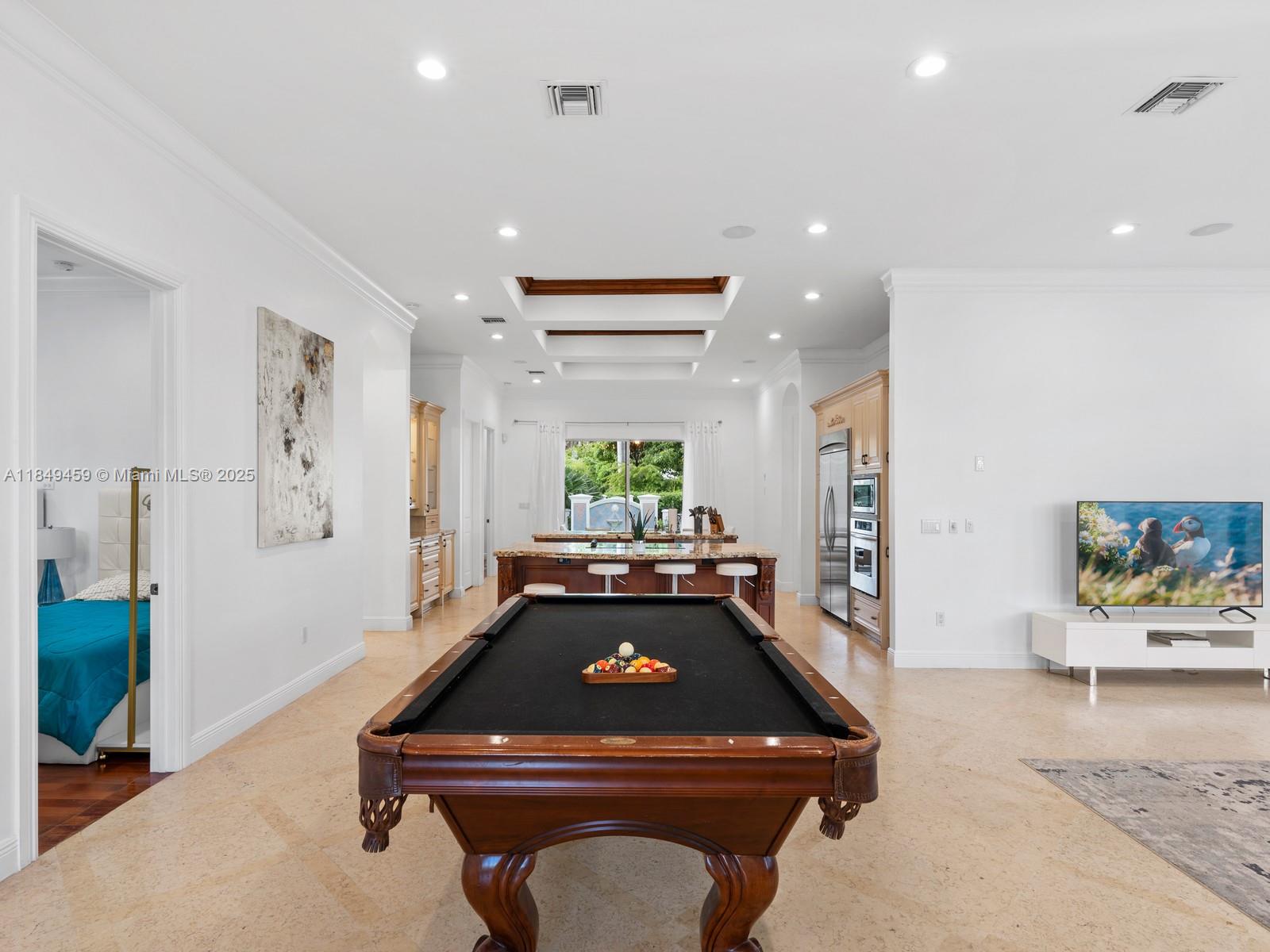 Hollywood, Florida, 33019, United States, 5 Bedrooms Bedrooms, ,3 BathroomsBathrooms,Residential,Active,1904697