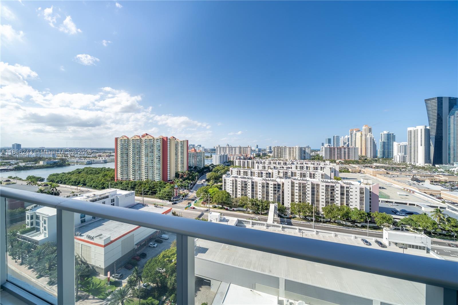 Sunny Isles Beach, Florida, 33160, United States, 3 Bedrooms Bedrooms, ,4 BathroomsBathrooms,Residential,Active,1964266