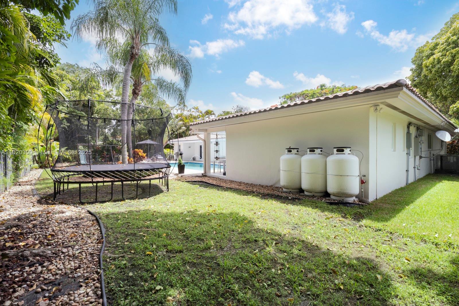 Pinecrest, Florida, 33156, United States, 4 Bedrooms Bedrooms, ,3 BathroomsBathrooms,Residential,Active,1990657