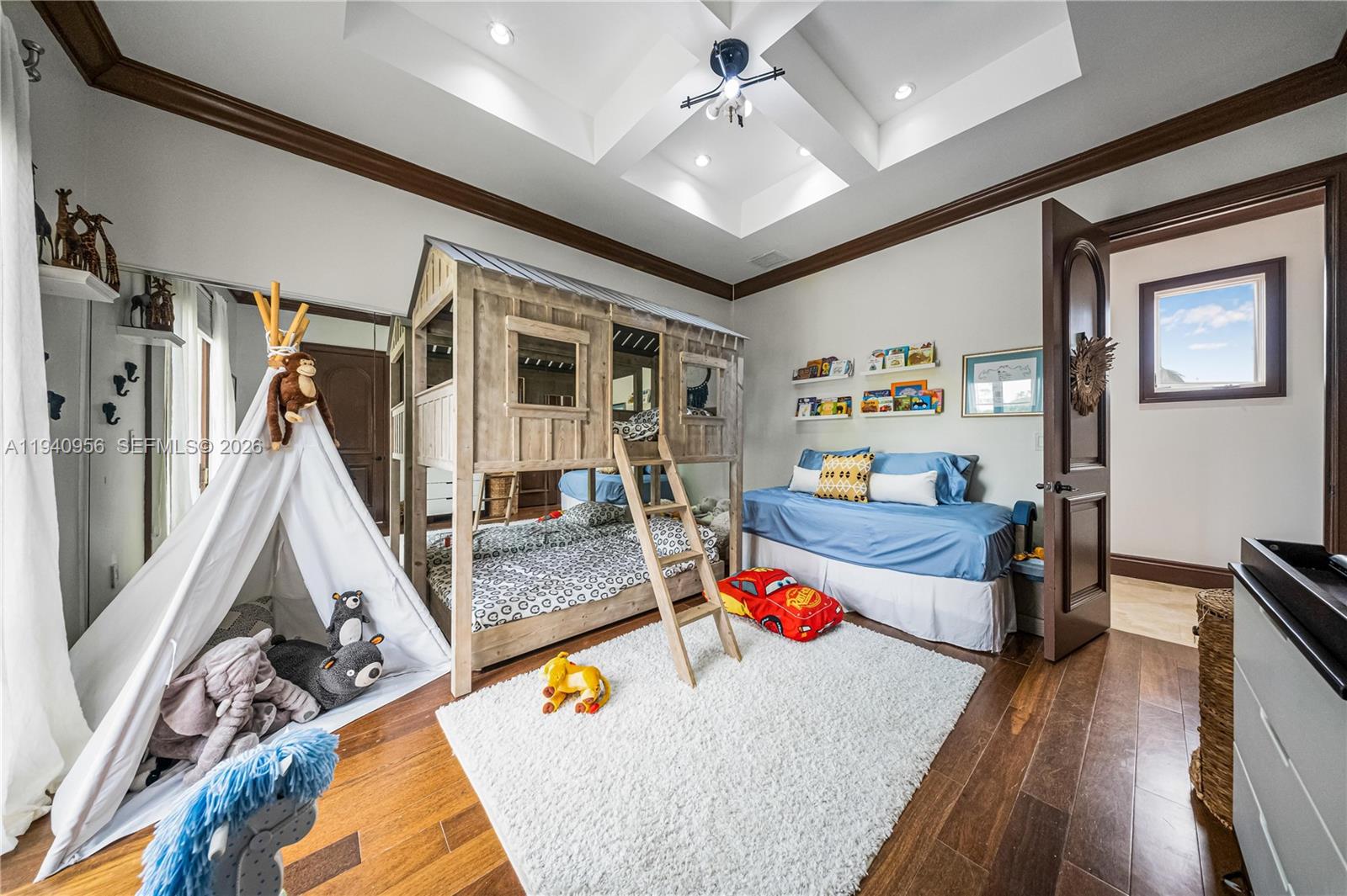 Miami, Florida, 33143, United States, 7 Bedrooms Bedrooms, ,8 BathroomsBathrooms,Residential,Active,2011877