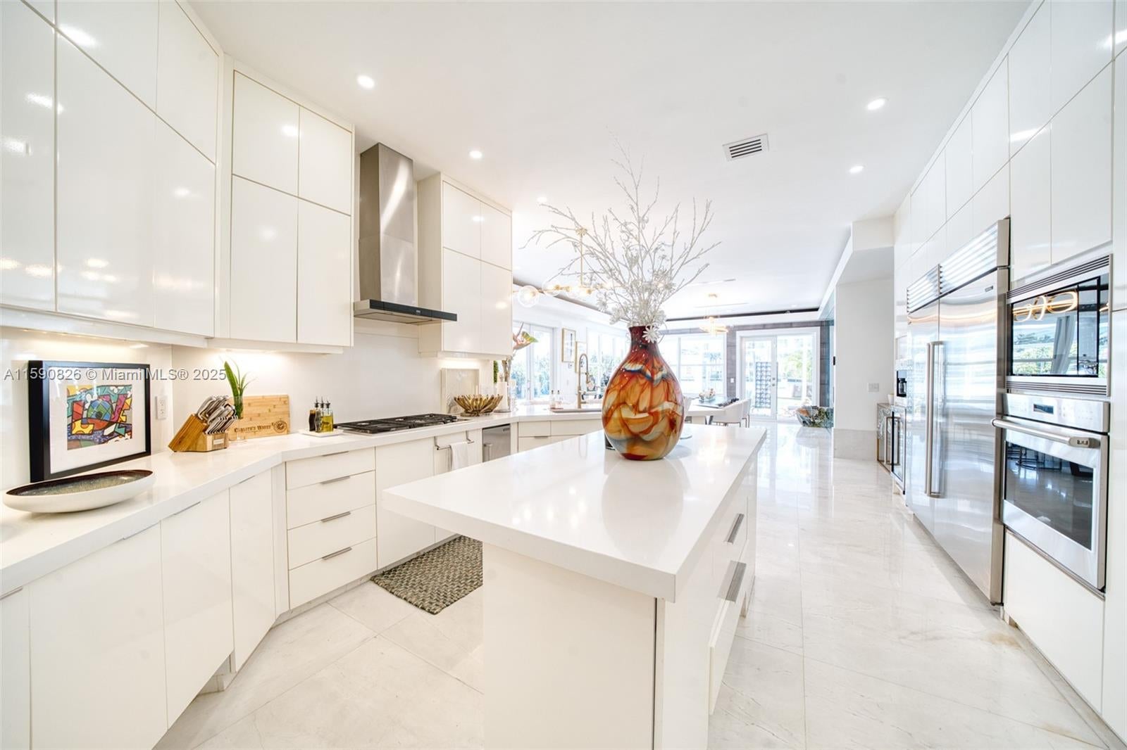Hollywood, Florida, 33019, United States, 6 Bedrooms Bedrooms, ,6 BathroomsBathrooms,Residential,Pending,1756815