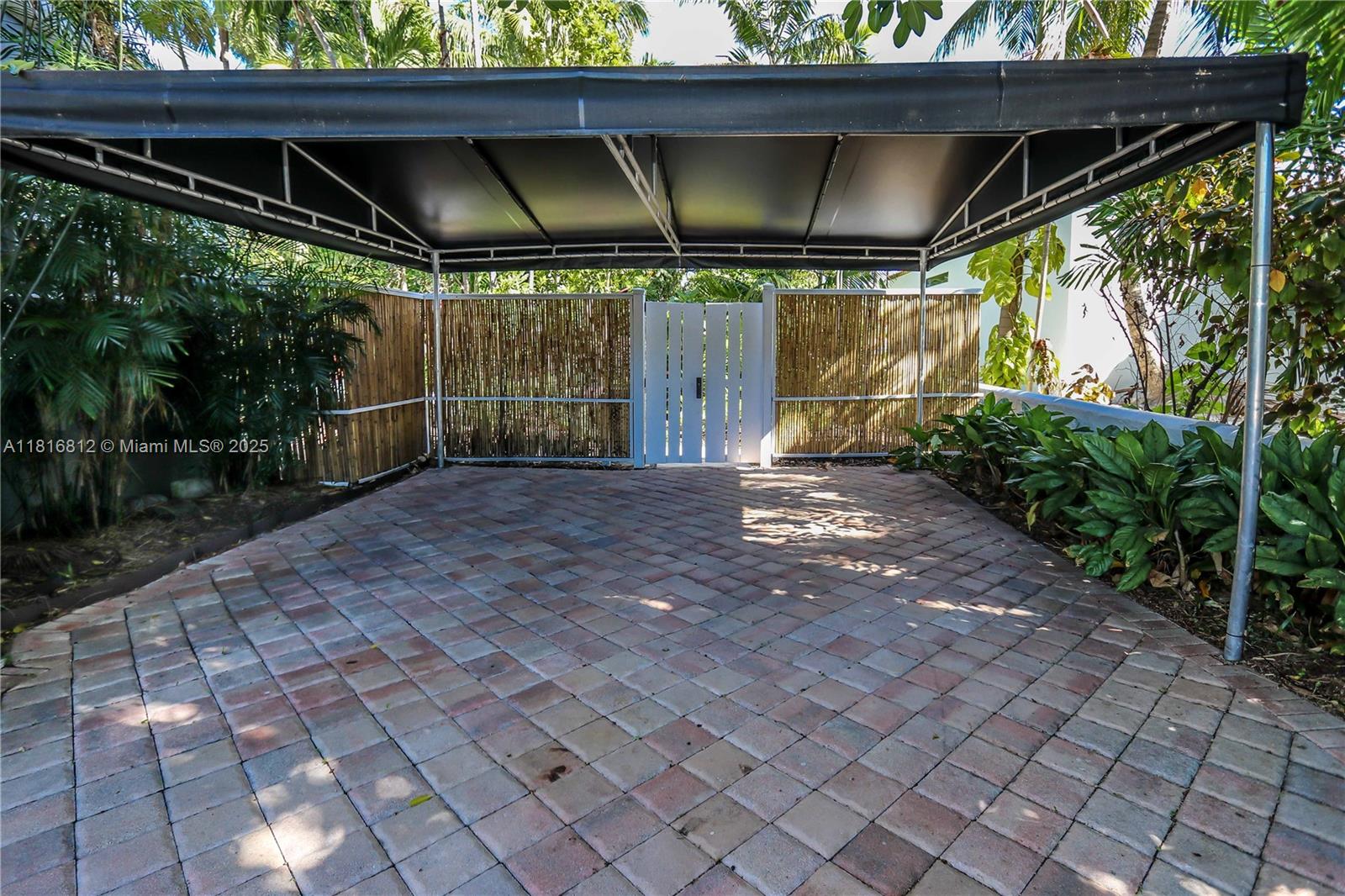 Hollywood, Florida, 33019, United States, 4 Bedrooms Bedrooms, ,4 BathroomsBathrooms,Residential,Active,1843428