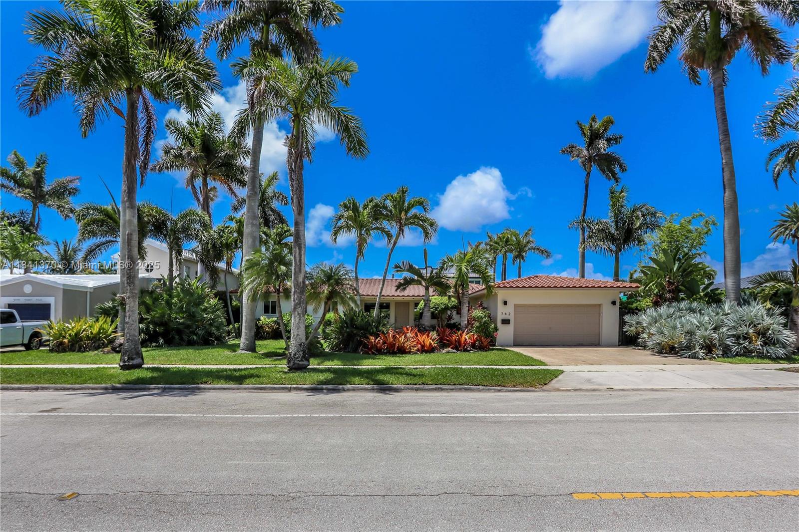 Hollywood, Florida, 33019, United States, 3 Bedrooms Bedrooms, ,3 BathroomsBathrooms,Residential,Active,1893232