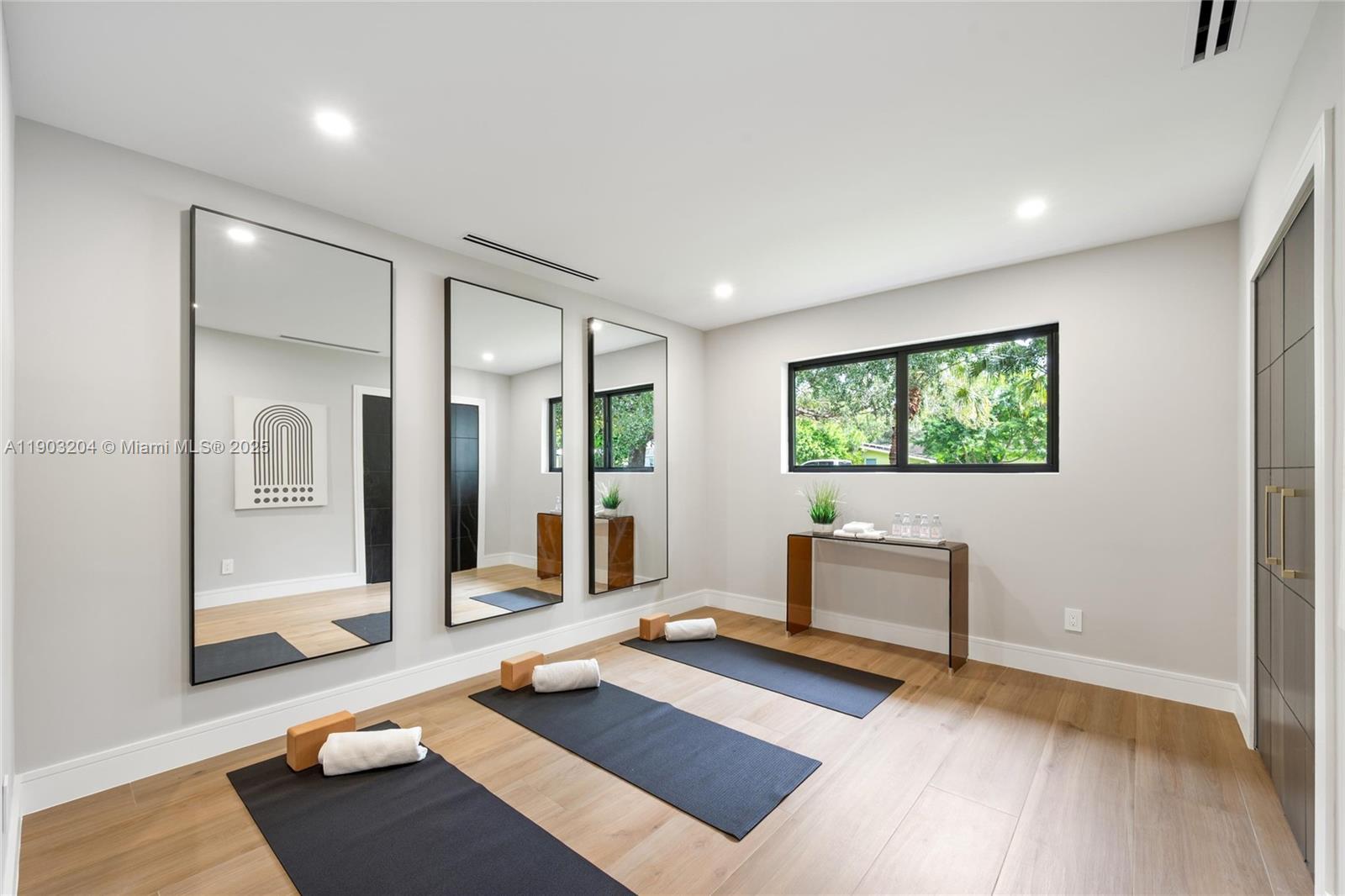 Palmetto Bay, Florida, 33158, United States, 4 Bedrooms Bedrooms, ,4 BathroomsBathrooms,Residential,Active,1988471