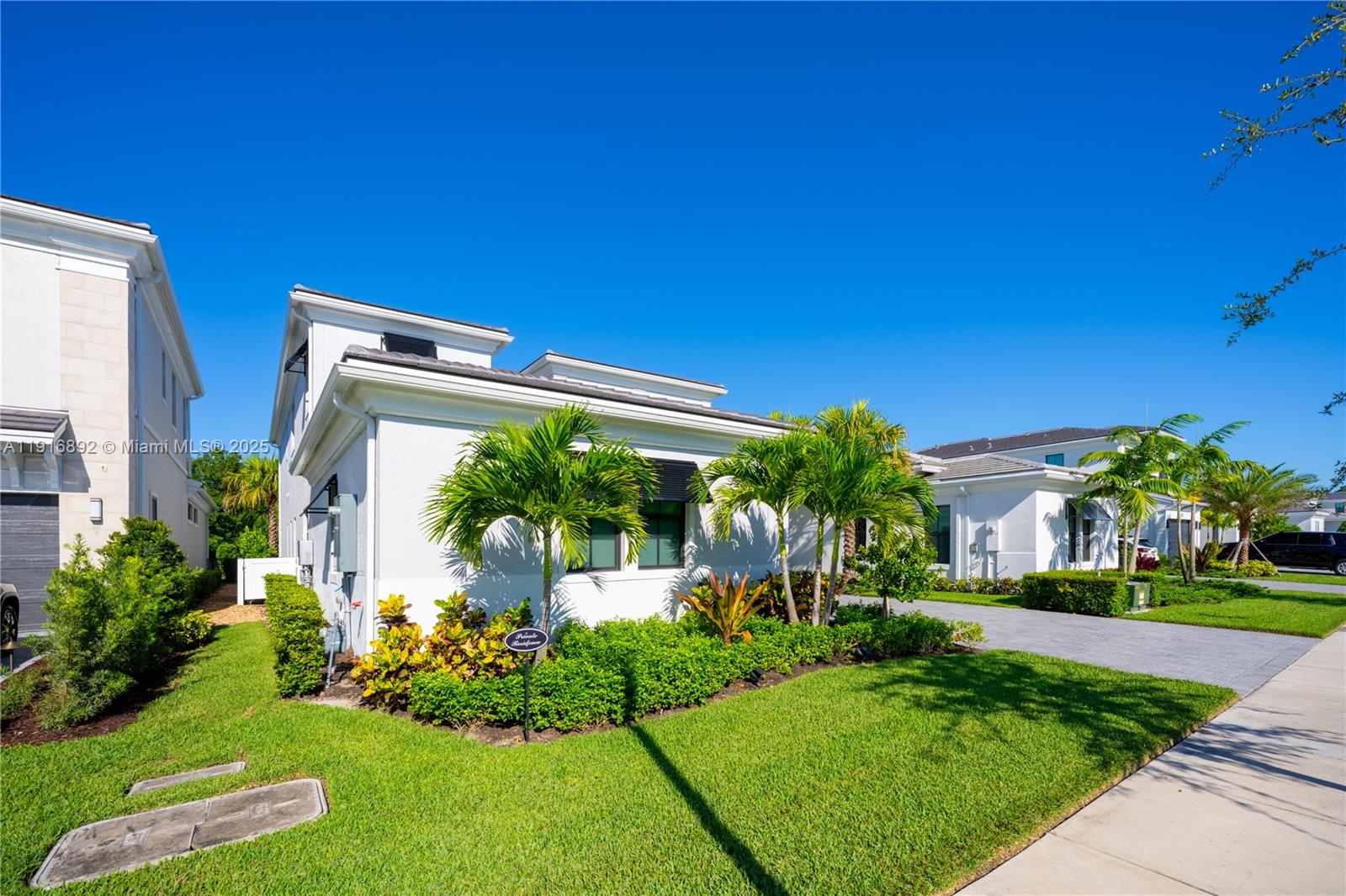 Palm Beach Gardens, Florida, 33418, United States, 5 Bedrooms Bedrooms, ,5 BathroomsBathrooms,Residential,Active,1995255
