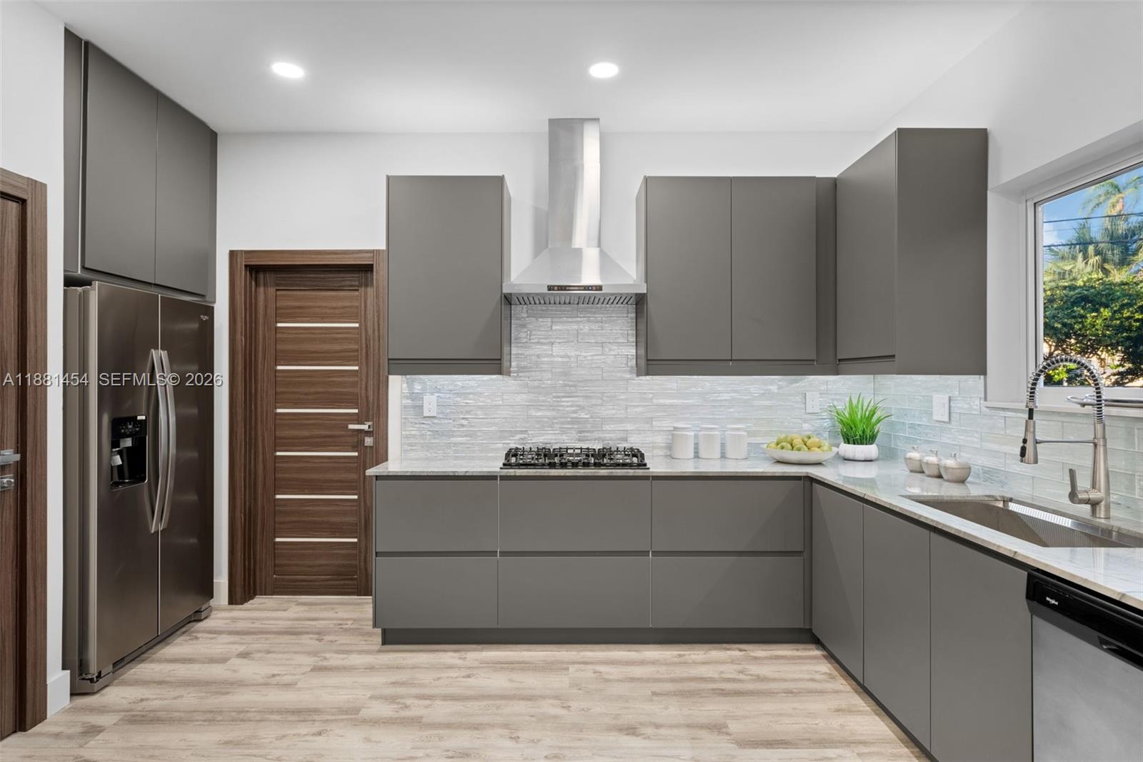 Hollywood, Florida, 33019, United States, 3 Bedrooms Bedrooms, ,3 BathroomsBathrooms,Residential,Active,1998579