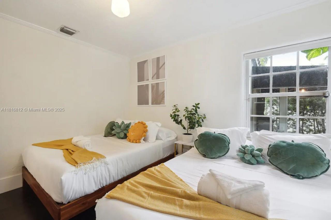Hollywood, Florida, 33019, United States, 4 Bedrooms Bedrooms, ,4 BathroomsBathrooms,Residential,Active,1843428