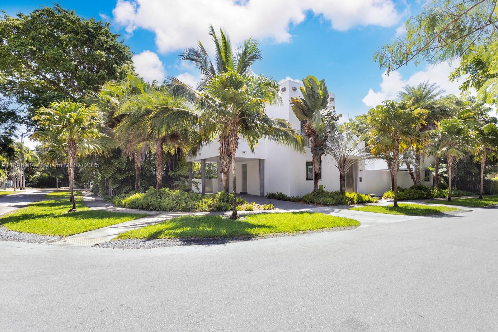 Miami, Florida, 33133, United States, 3 Bedrooms Bedrooms, ,3 BathroomsBathrooms,Residential,Active,1903203