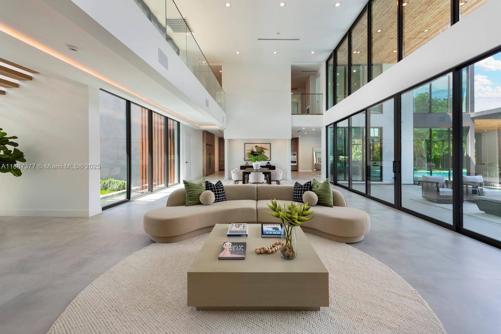 Pinecrest, Florida, 33156, United States, 8 Bedrooms Bedrooms, ,9 BathroomsBathrooms,Residential,Active,1953256