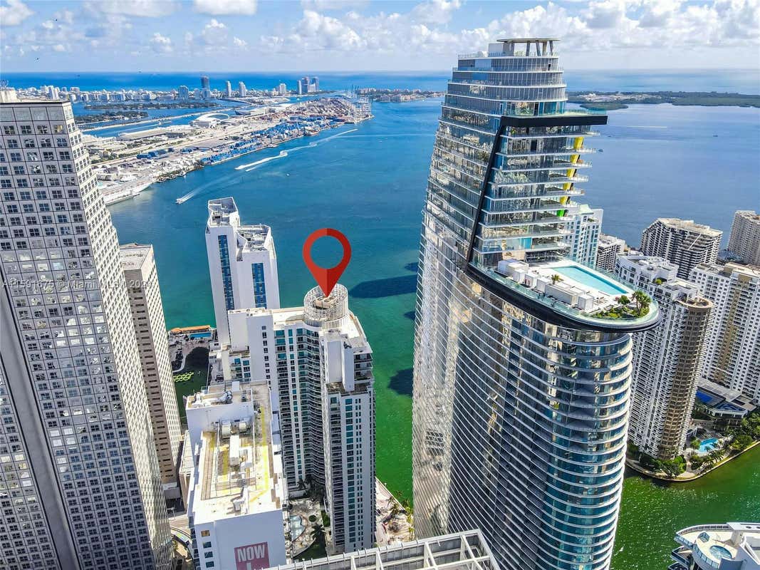 300 S BISCAYNE BLVD # T-1802, MIAMI, FL 33131, photo 1 of 25