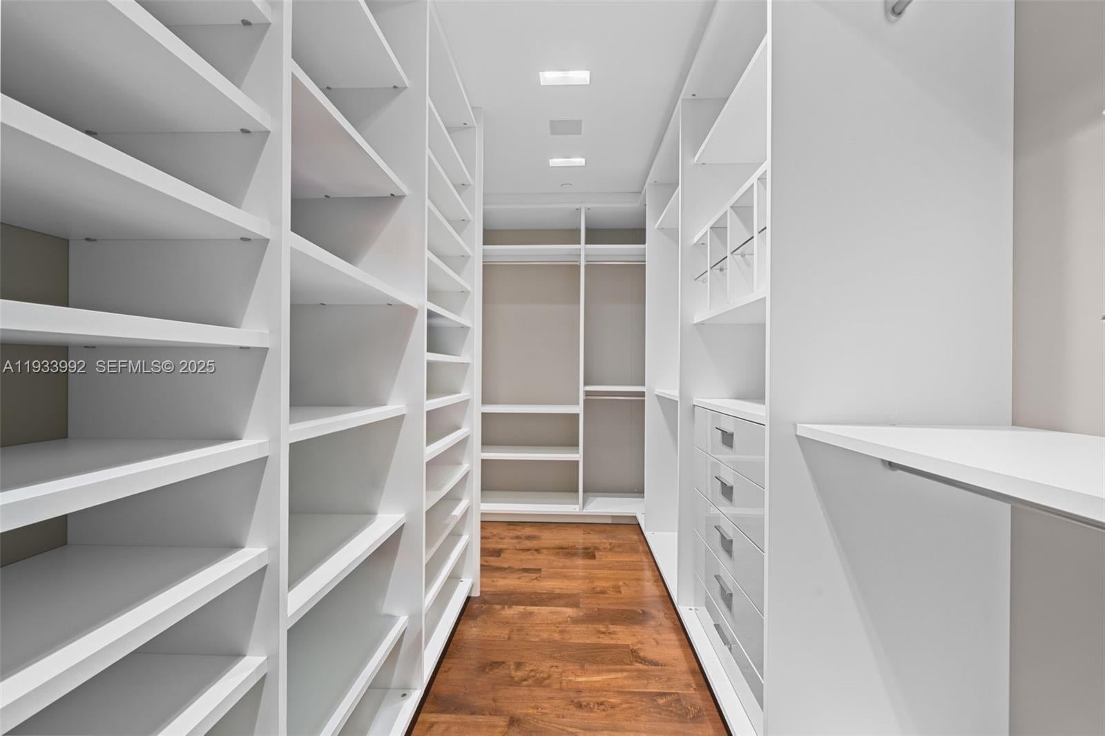 Bal Harbour, Florida, 33154, United States, 3 Bedrooms Bedrooms, ,4 BathroomsBathrooms,Residential,Active,2007290