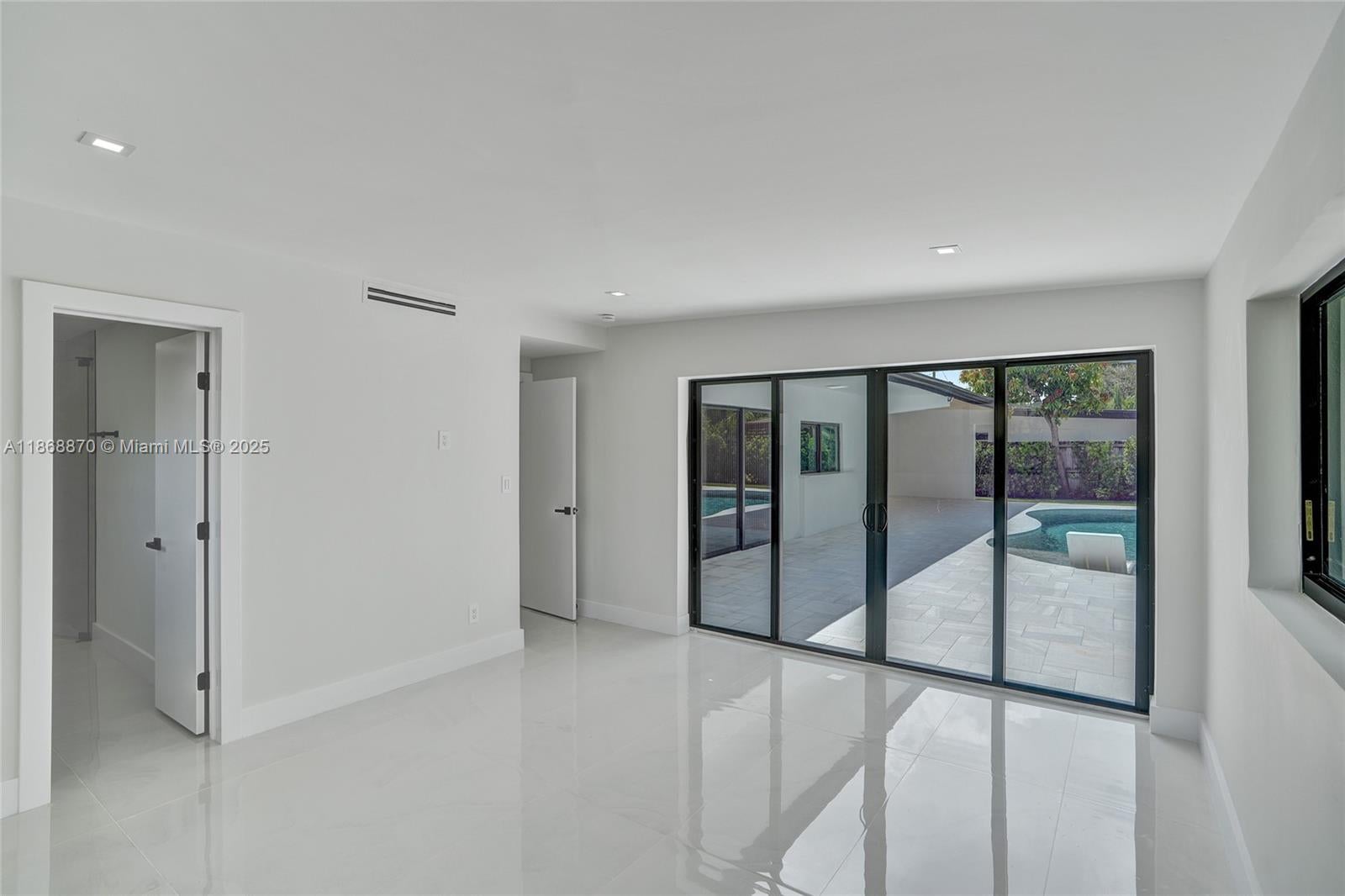 North Miami Beach, Florida, 33179, United States, 5 Bedrooms Bedrooms, ,4 BathroomsBathrooms,Residential,Active,1934804