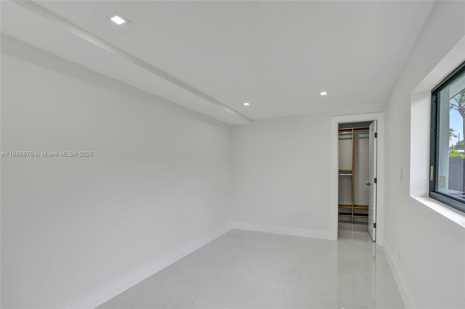 North Miami Beach, Florida, 33179, United States, 5 Bedrooms Bedrooms, ,4 BathroomsBathrooms,Residential,Active,1934804