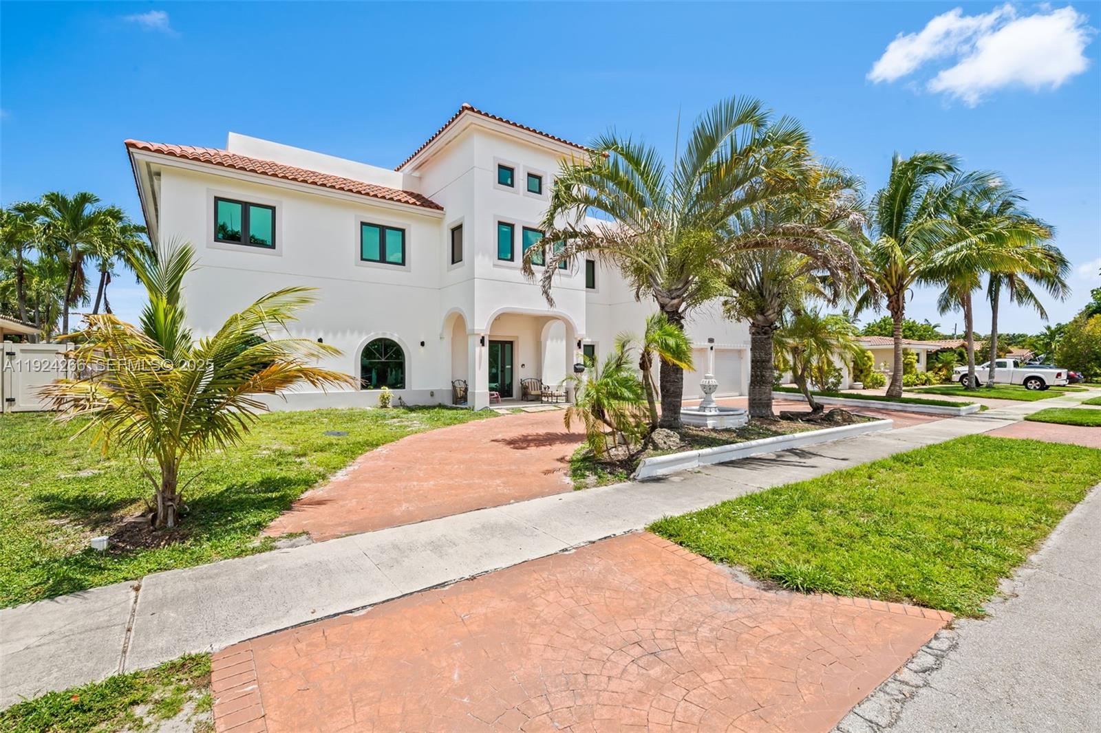 Fort Lauderdale, Florida, 33308, United States, 6 Bedrooms Bedrooms, ,5 BathroomsBathrooms,Residential,Active,2001050