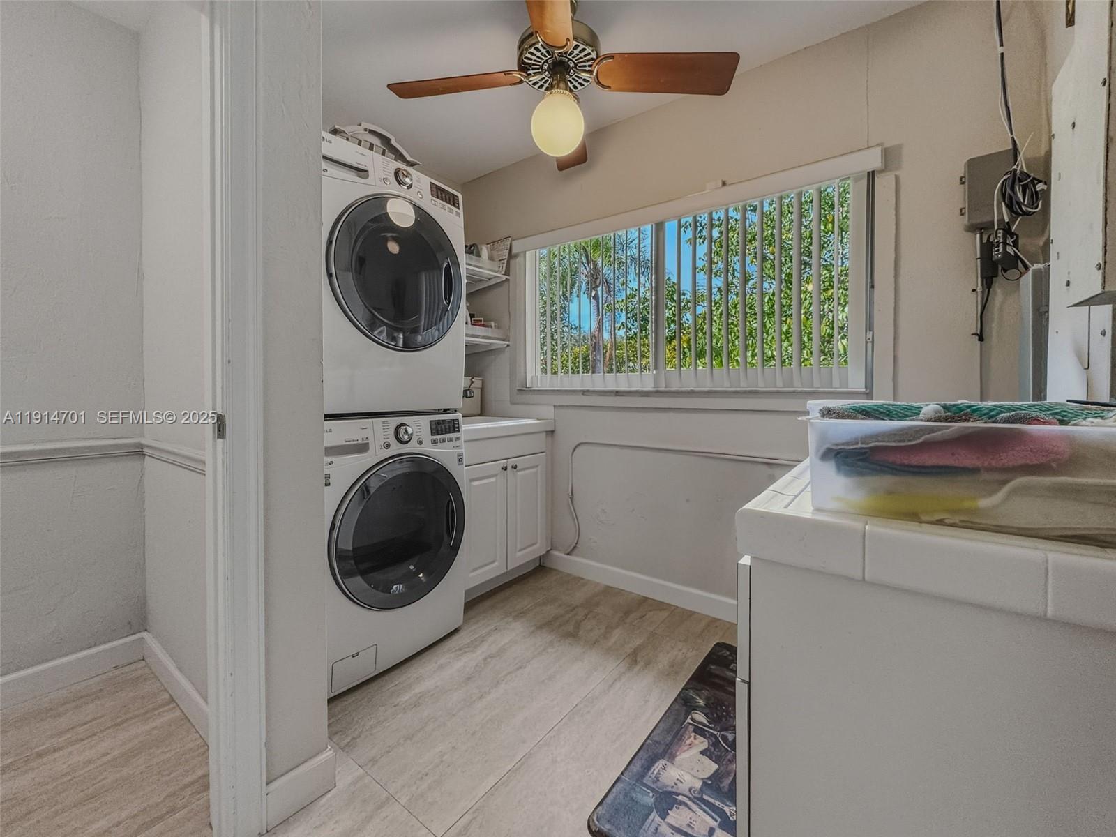 Miami, Florida, 33143, United States, 4 Bedrooms Bedrooms, ,4 BathroomsBathrooms,Residential,Active,1999929