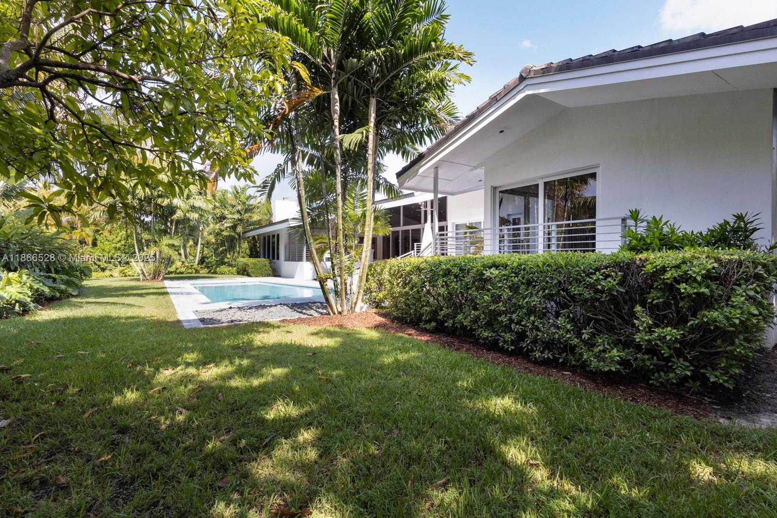 Coral Gables, Florida, 33156, United States, 4 Bedrooms Bedrooms, ,4 BathroomsBathrooms,Residential,Active,1927652