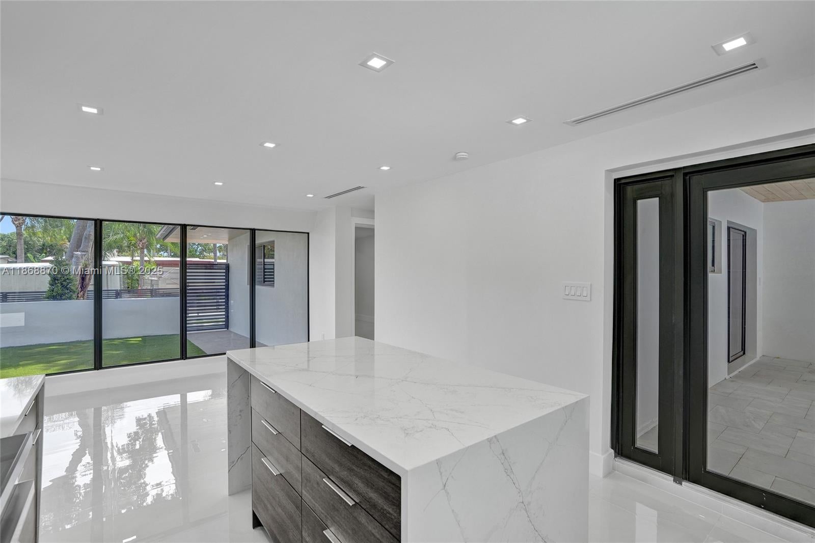 North Miami Beach, Florida, 33179, United States, 5 Bedrooms Bedrooms, ,4 BathroomsBathrooms,Residential,Active,1934804