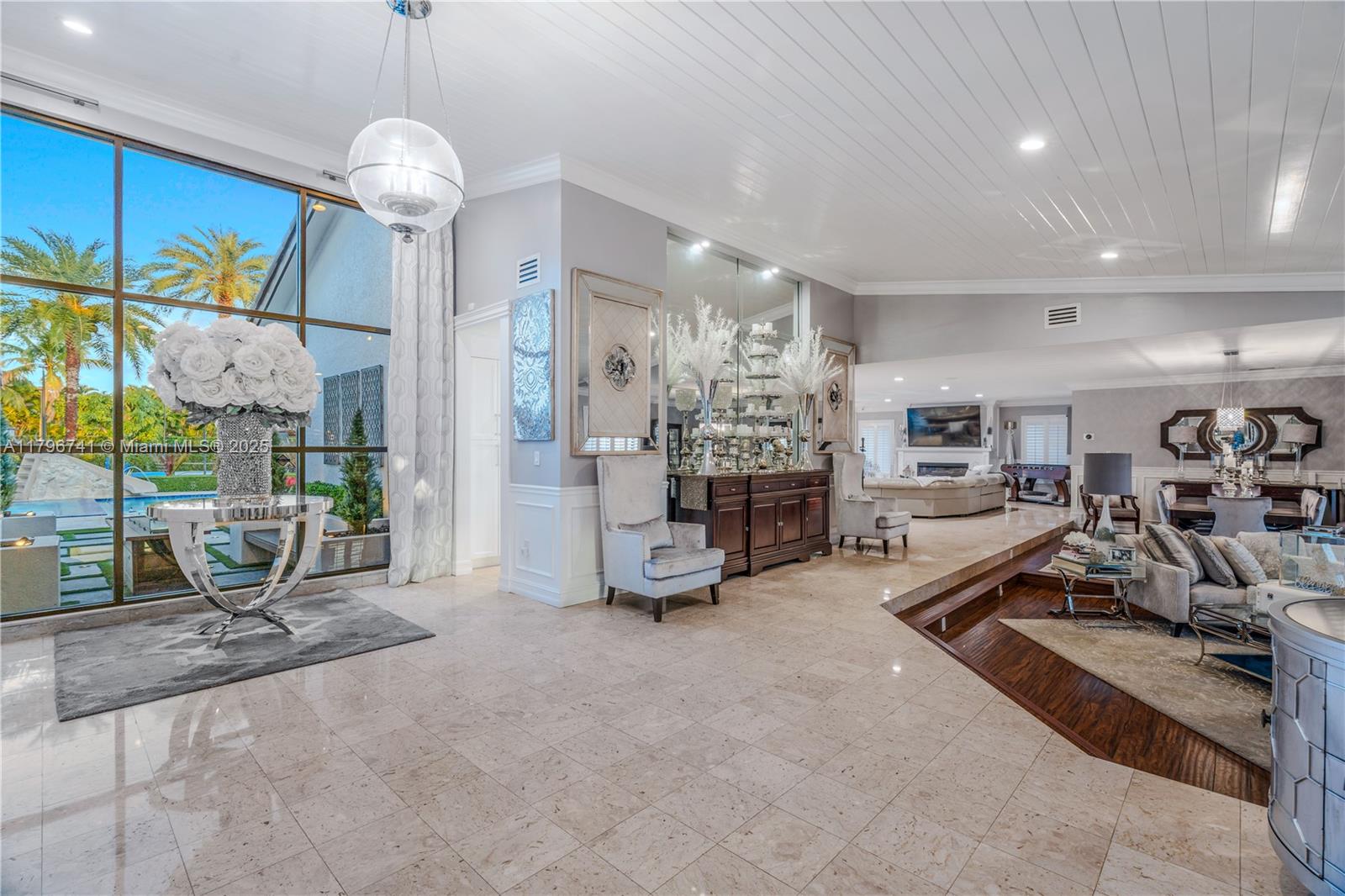Miami, Florida, 33175, United States, ,5 BathroomsBathrooms,Residential,Pending,1798039