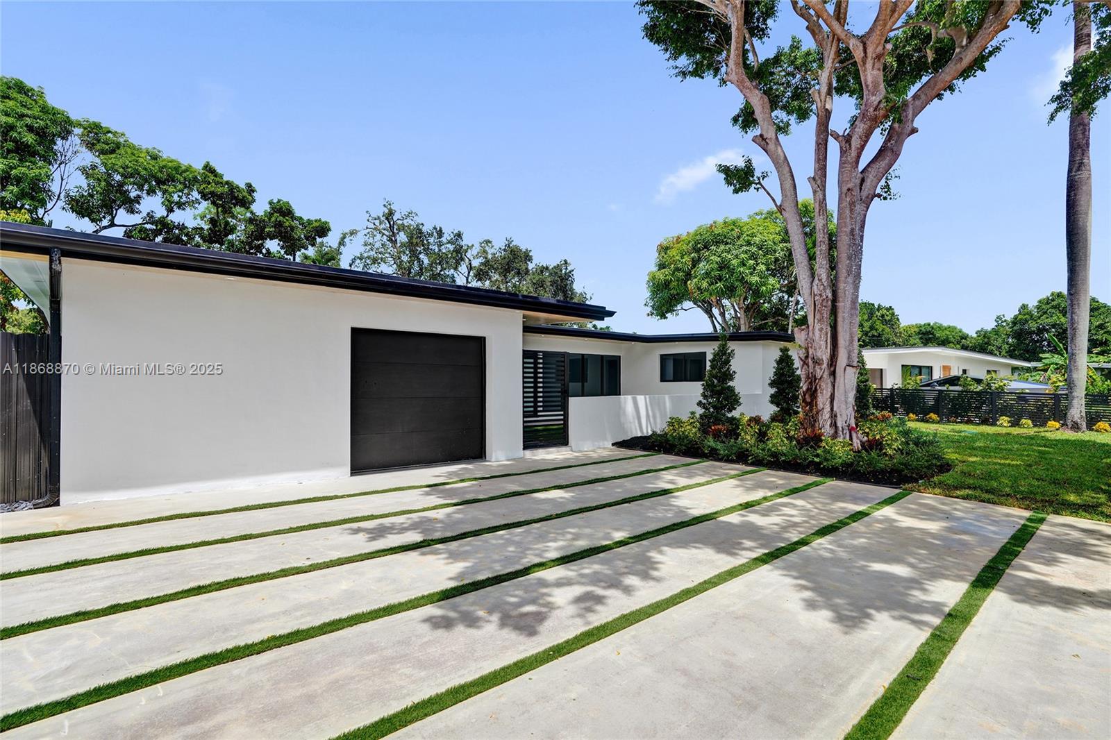 North Miami Beach, Florida, 33179, United States, 5 Bedrooms Bedrooms, ,4 BathroomsBathrooms,Residential,Active,1934804