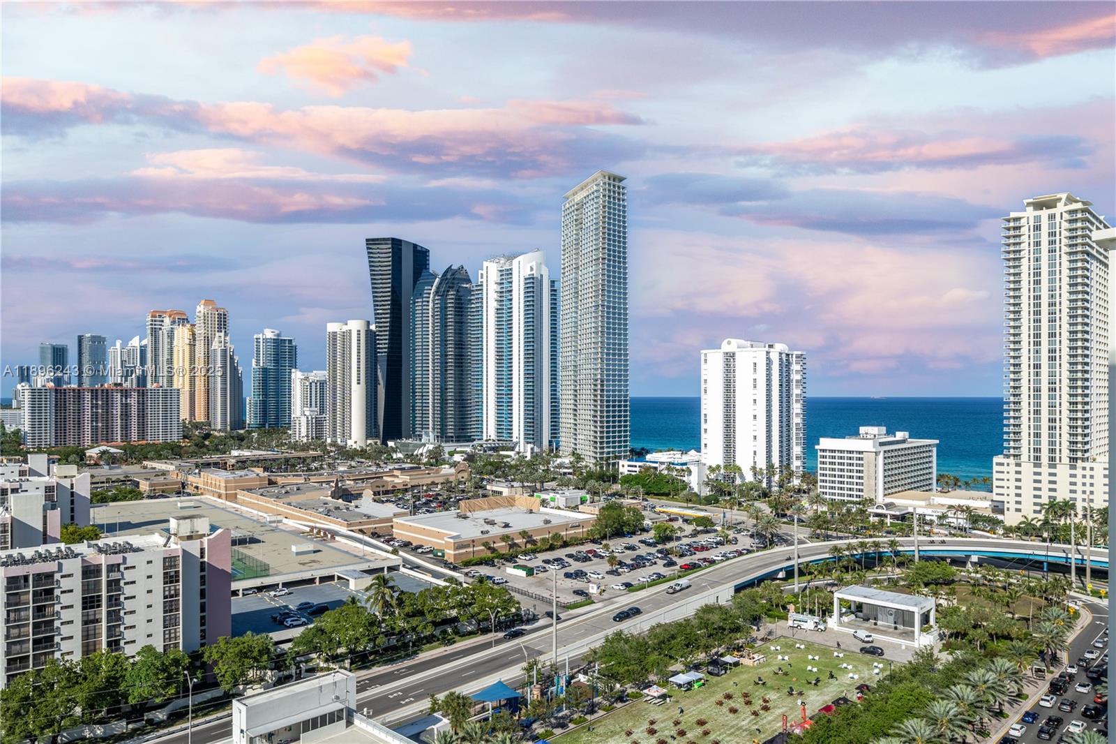 Sunny Isles Beach, Florida, 33160, United States, 3 Bedrooms Bedrooms, ,4 BathroomsBathrooms,Residential,Active,1964266