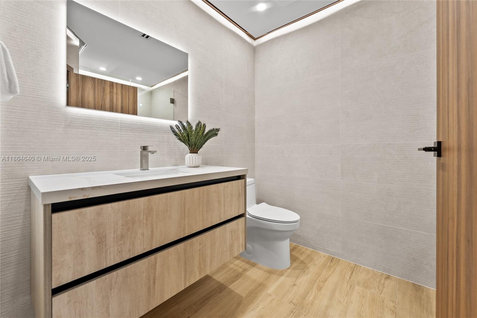 Fort Lauderdale, Florida, 33308, United States, 5 Bedrooms Bedrooms, ,4 BathroomsBathrooms,Residential,Active,1927651