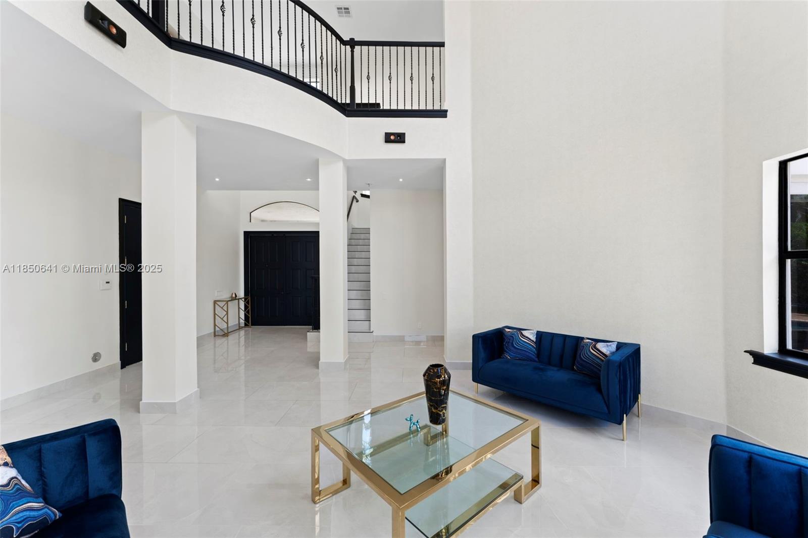 Hollywood, Florida, 33019, United States, 6 Bedrooms Bedrooms, ,6 BathroomsBathrooms,Residential,Active,1905103
