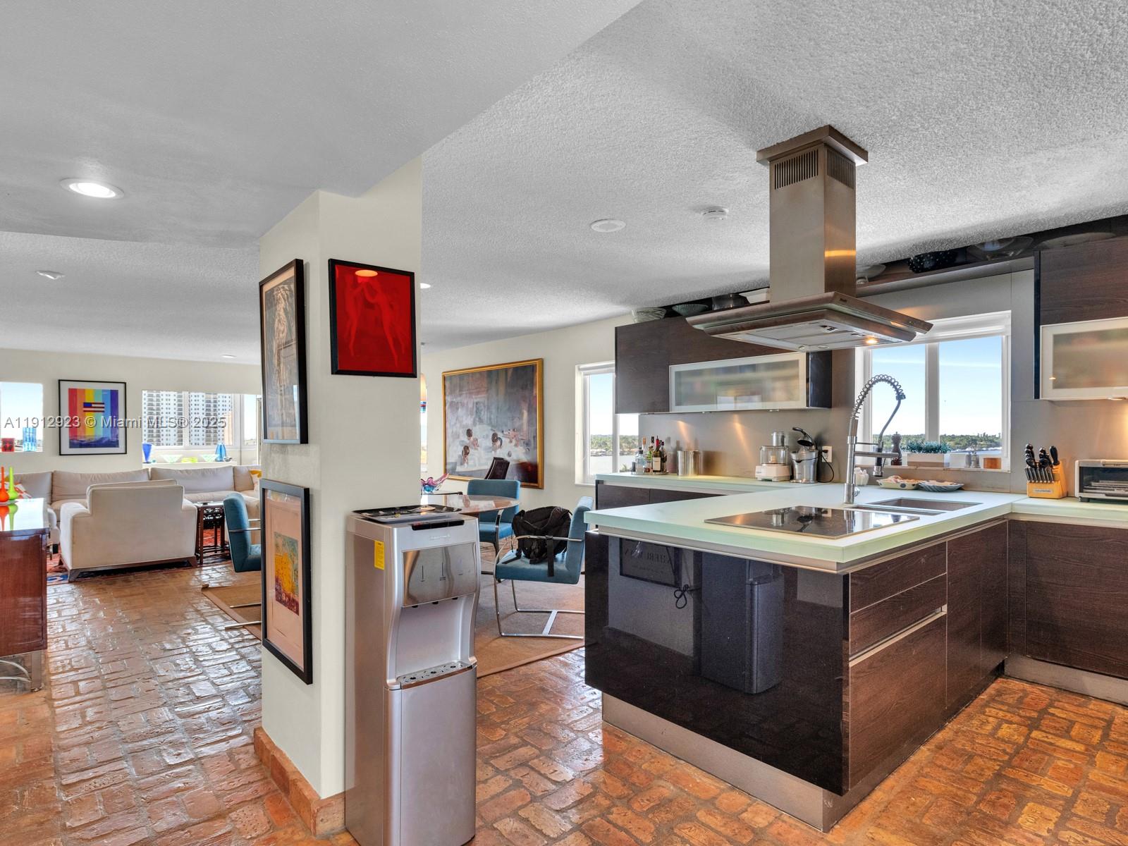 Hollywood, Florida, 33019, United States, 3 Bedrooms Bedrooms, ,3 BathroomsBathrooms,Residential,Active,1992553