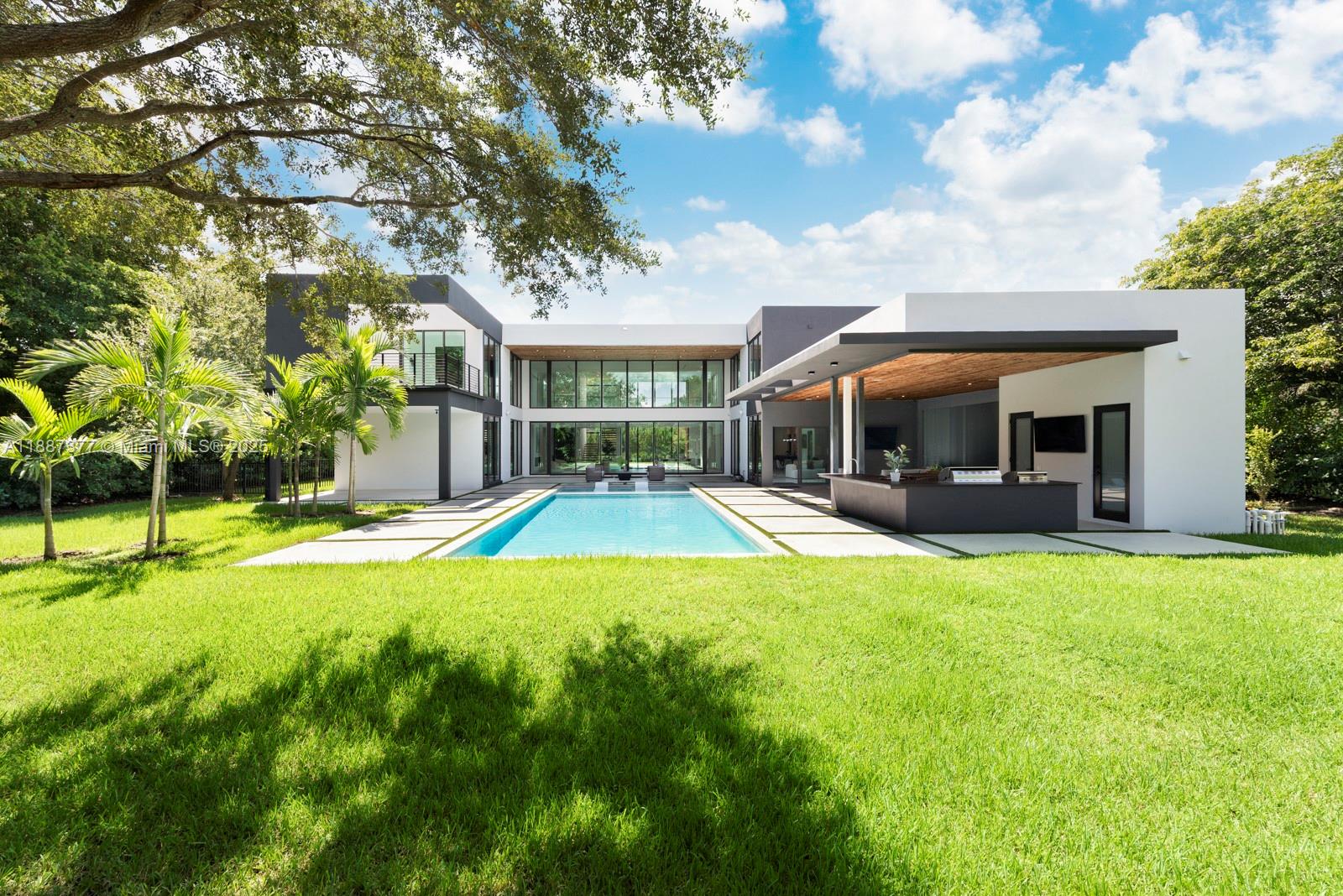 Pinecrest, Florida, 33156, United States, 8 Bedrooms Bedrooms, ,9 BathroomsBathrooms,Residential,Active,1953256