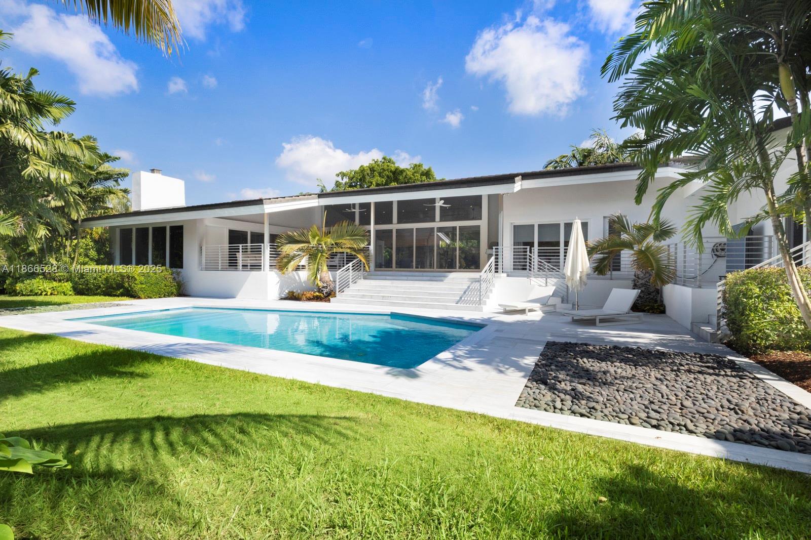 Coral Gables, Florida, 33156, United States, 4 Bedrooms Bedrooms, ,4 BathroomsBathrooms,Residential,Active,1927652