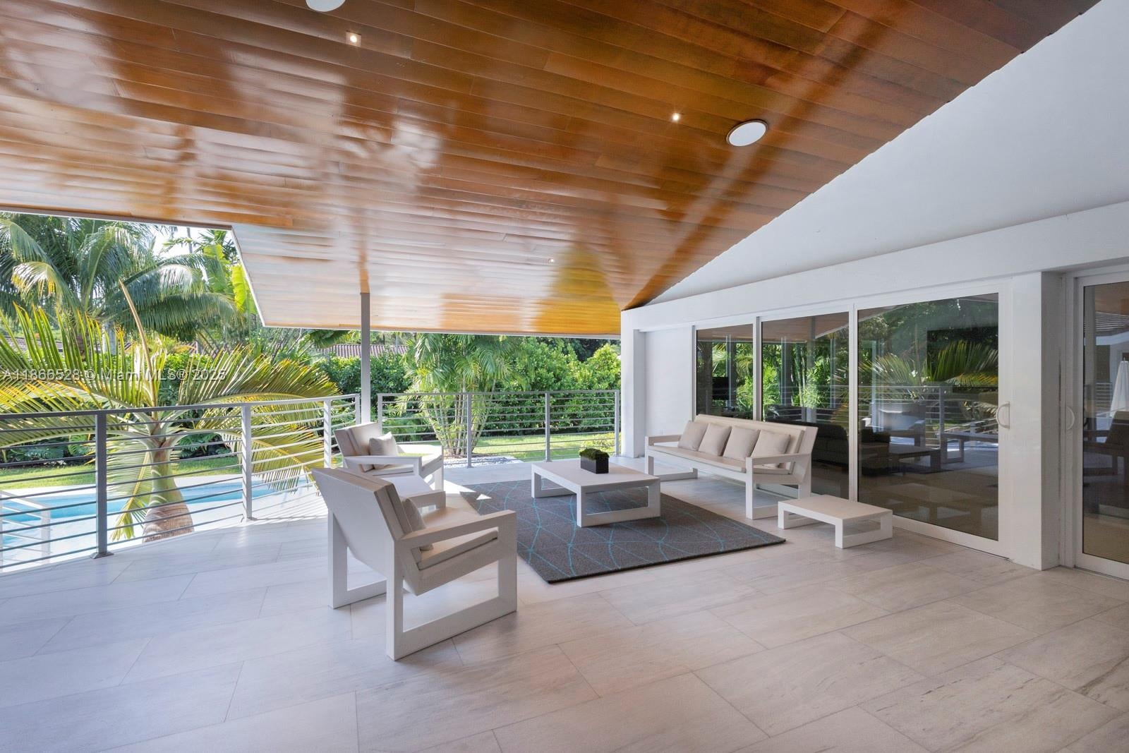 Coral Gables, Florida, 33156, United States, 4 Bedrooms Bedrooms, ,4 BathroomsBathrooms,Residential,Active,1927652