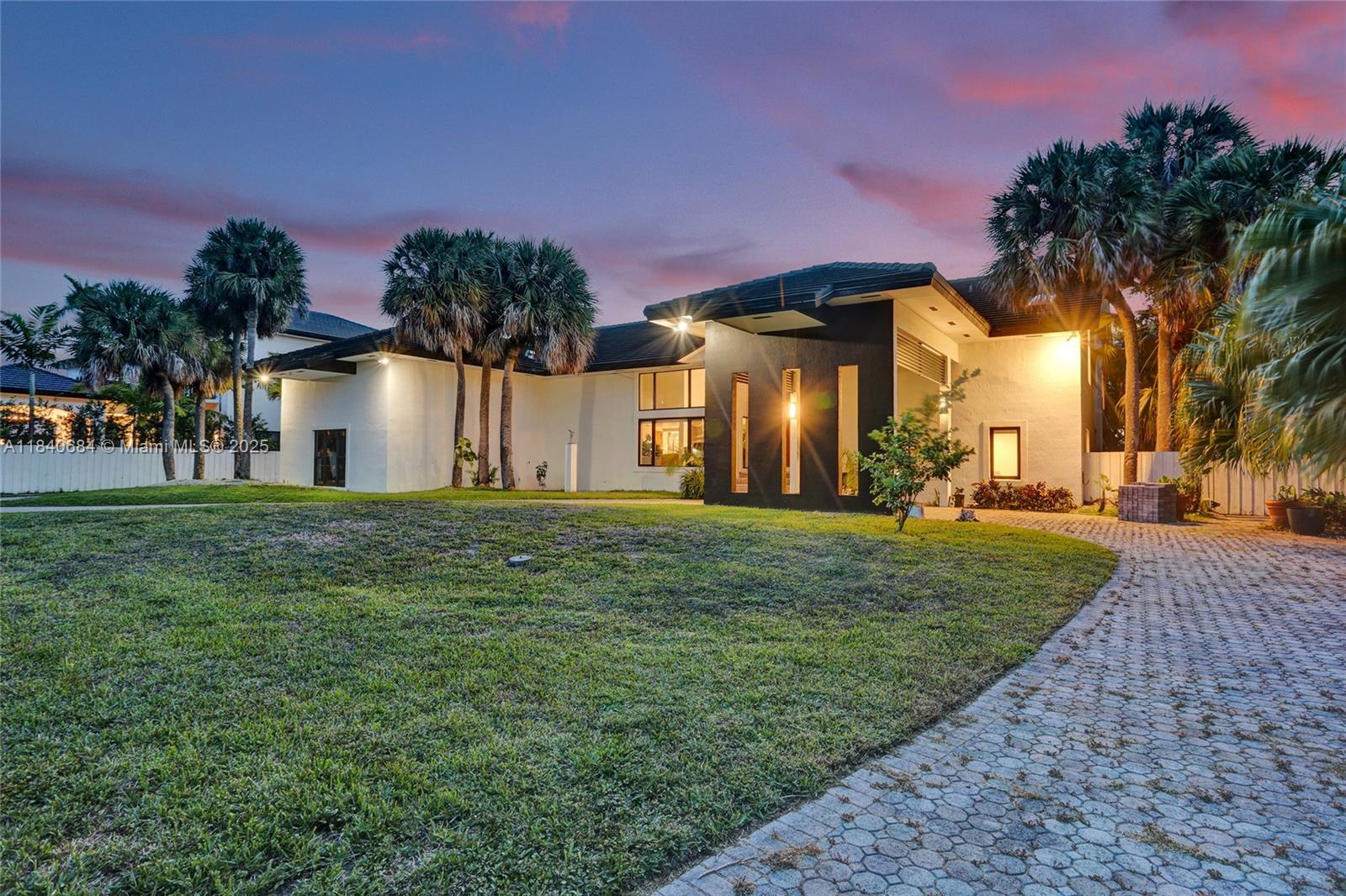 Miami, Florida, 33176, United States, 6 Bedrooms Bedrooms, ,4 BathroomsBathrooms,Residential,Active,1892592