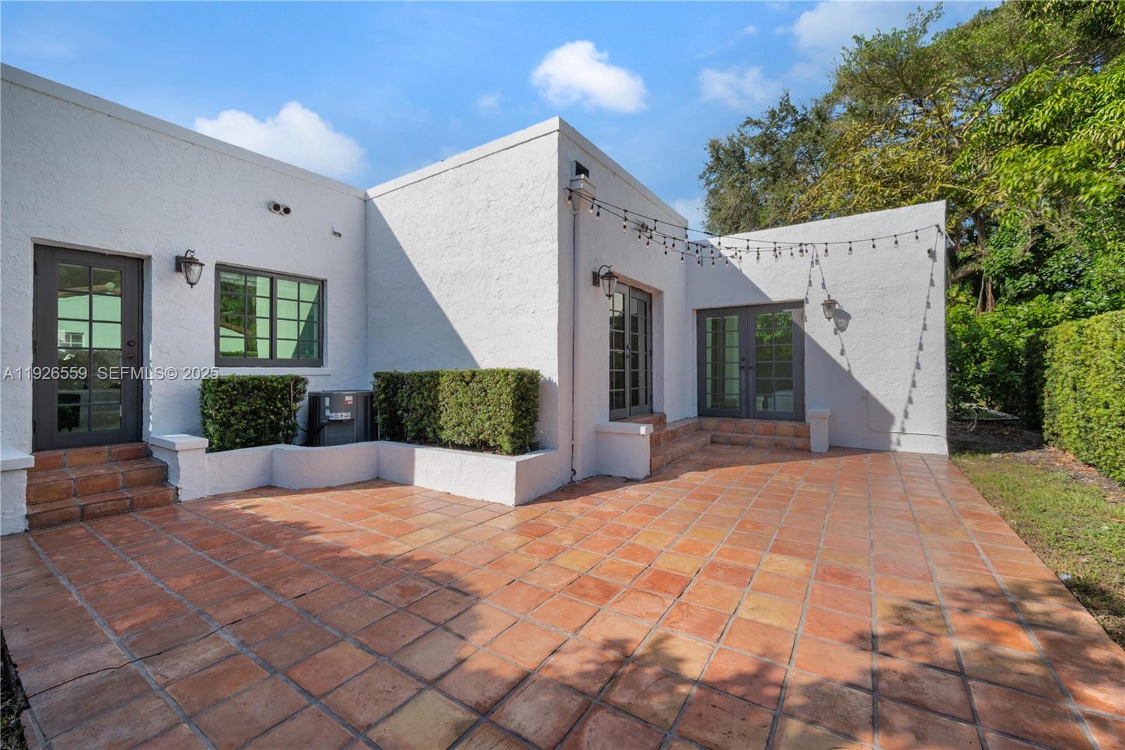 Coral Gables, Florida, 33134, United States, 3 Bedrooms Bedrooms, ,2 BathroomsBathrooms,Residential,Active,2002662