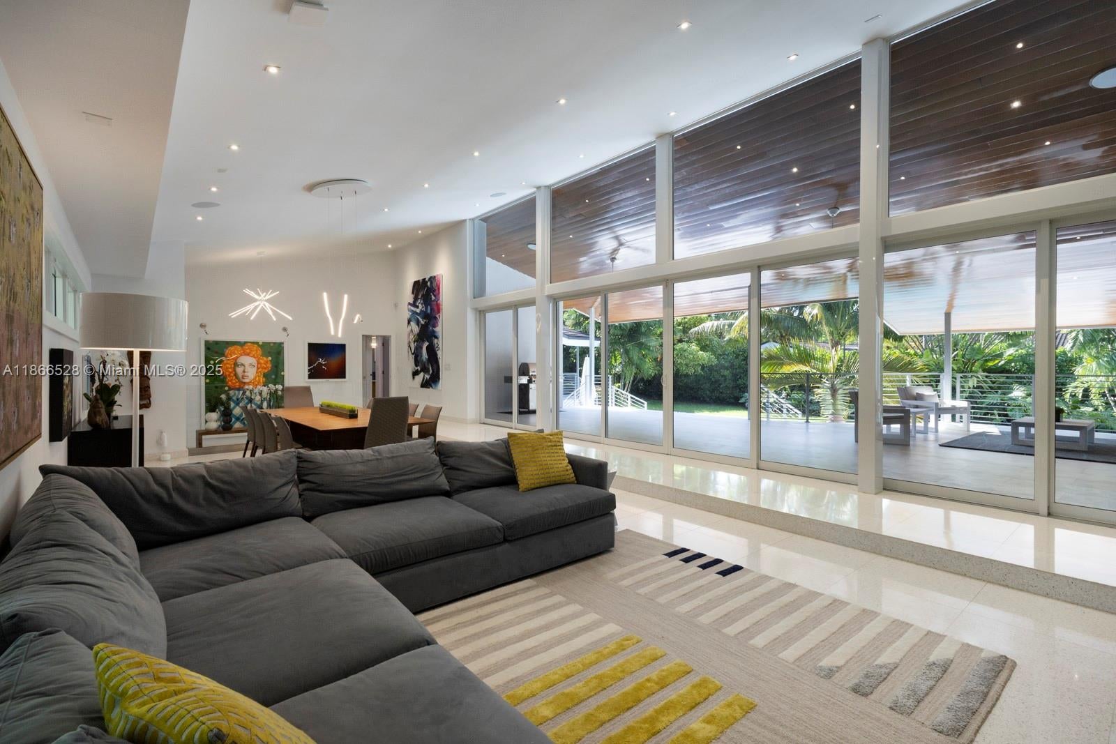 Coral Gables, Florida, 33156, United States, 4 Bedrooms Bedrooms, ,4 BathroomsBathrooms,Residential,Active,1927652