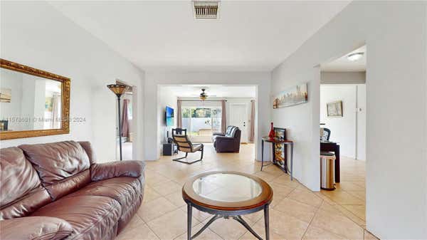 11400 NE 13TH AVE, MIAMI, FL 33161, photo 4 of 32