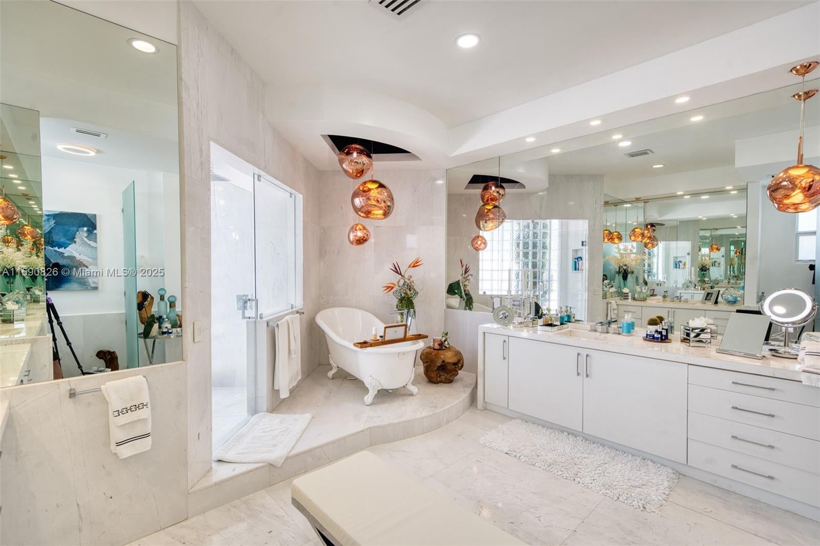 Hollywood, Florida, 33019, United States, 6 Bedrooms Bedrooms, ,6 BathroomsBathrooms,Residential,Pending,1756815