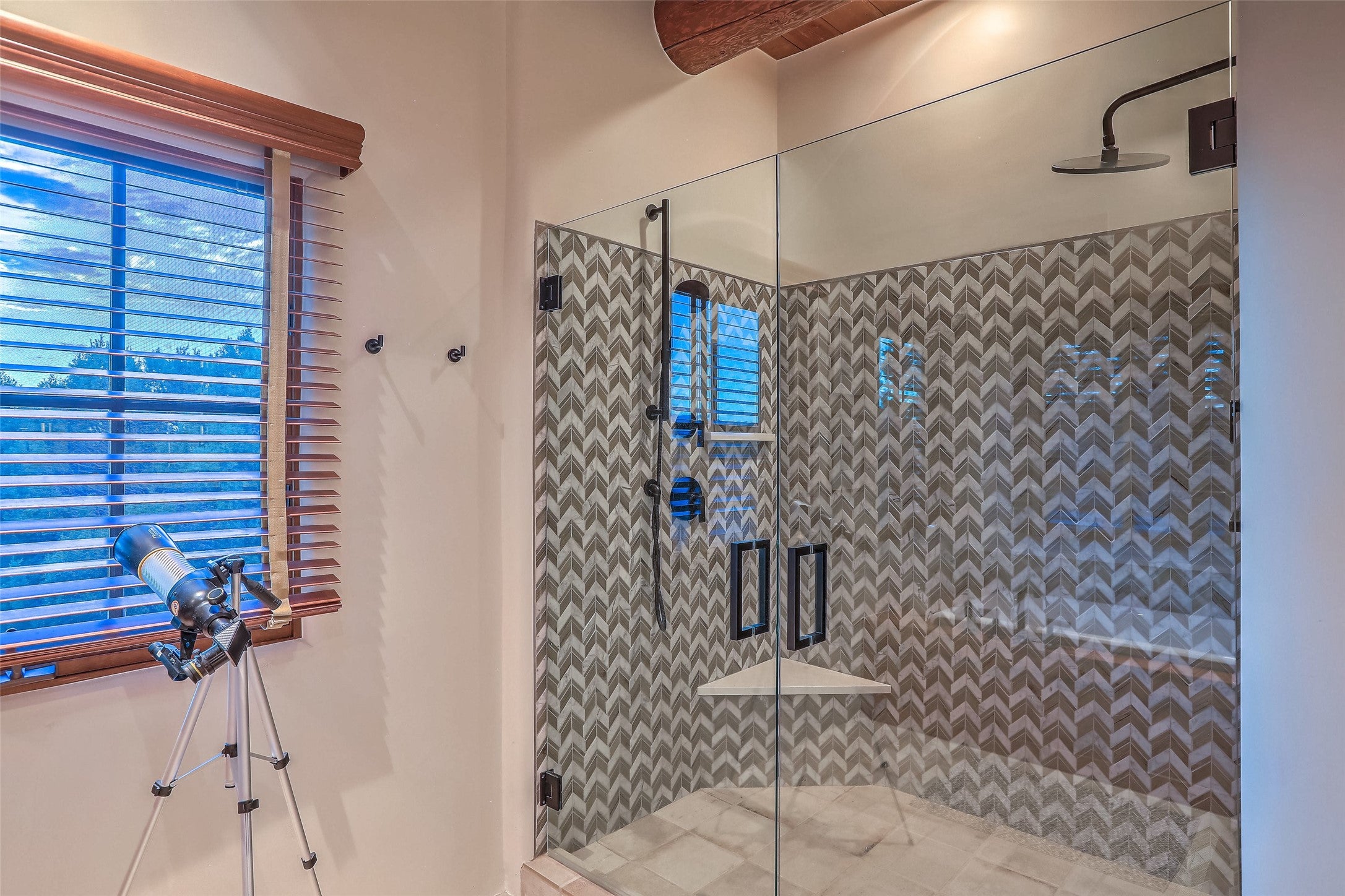 Santa Fe, New Mexico, 87506, United States, 3 Bedrooms Bedrooms, ,4 BathroomsBathrooms,Residential,Active,1880349