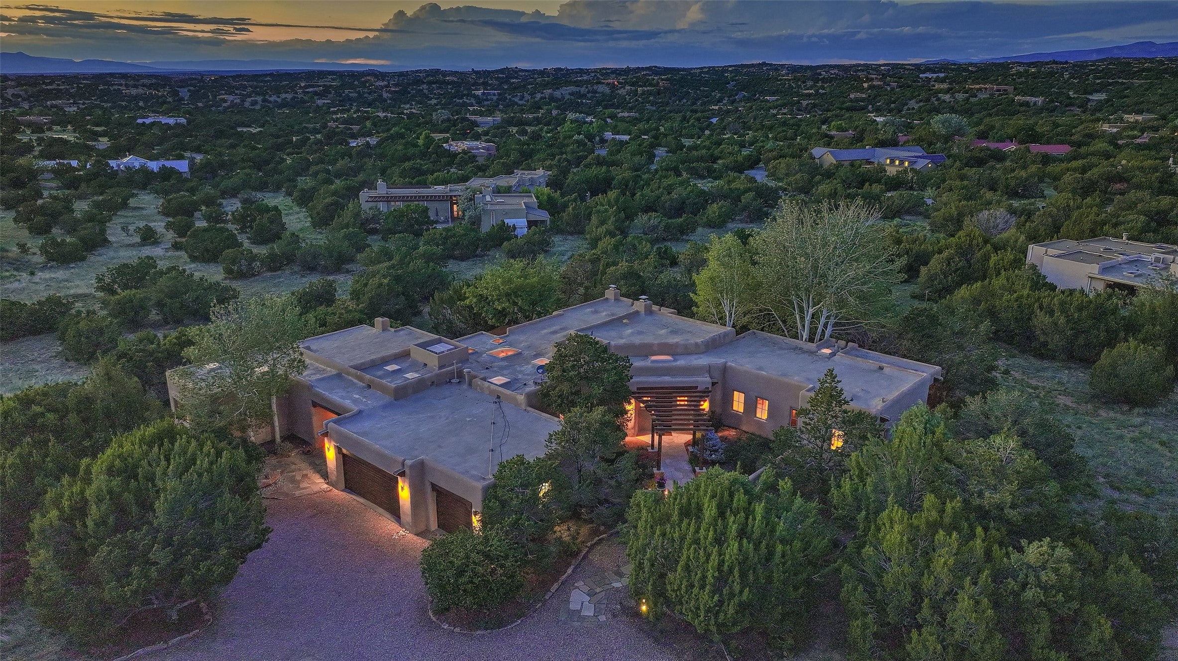 Santa Fe, New Mexico, 87506, United States, 3 Bedrooms Bedrooms, ,4 BathroomsBathrooms,Residential,Active,1880349