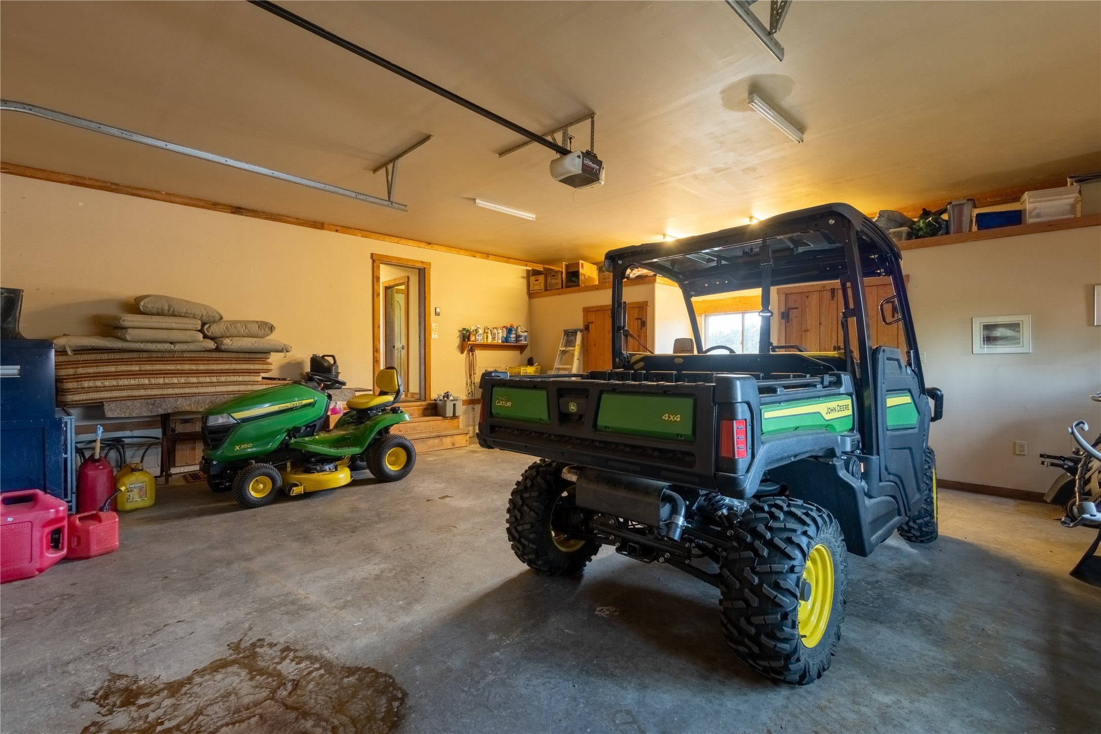 Santa Fe, New Mexico, 87508, United States, 3 Bedrooms Bedrooms, ,4 BathroomsBathrooms,Residential,Pending,1843399