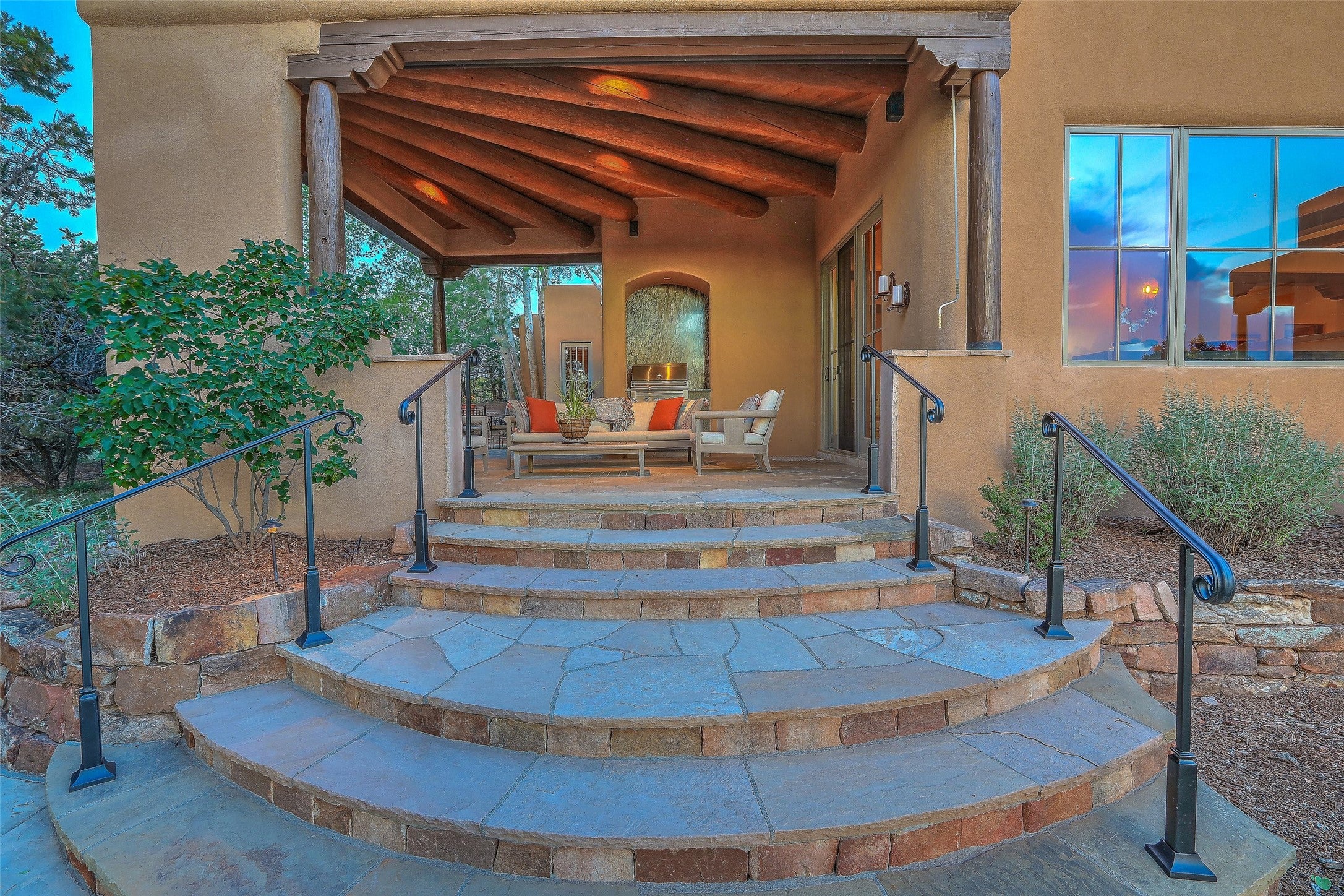 Santa Fe, New Mexico, 87506, United States, 3 Bedrooms Bedrooms, ,4 BathroomsBathrooms,Residential,Active,1880349