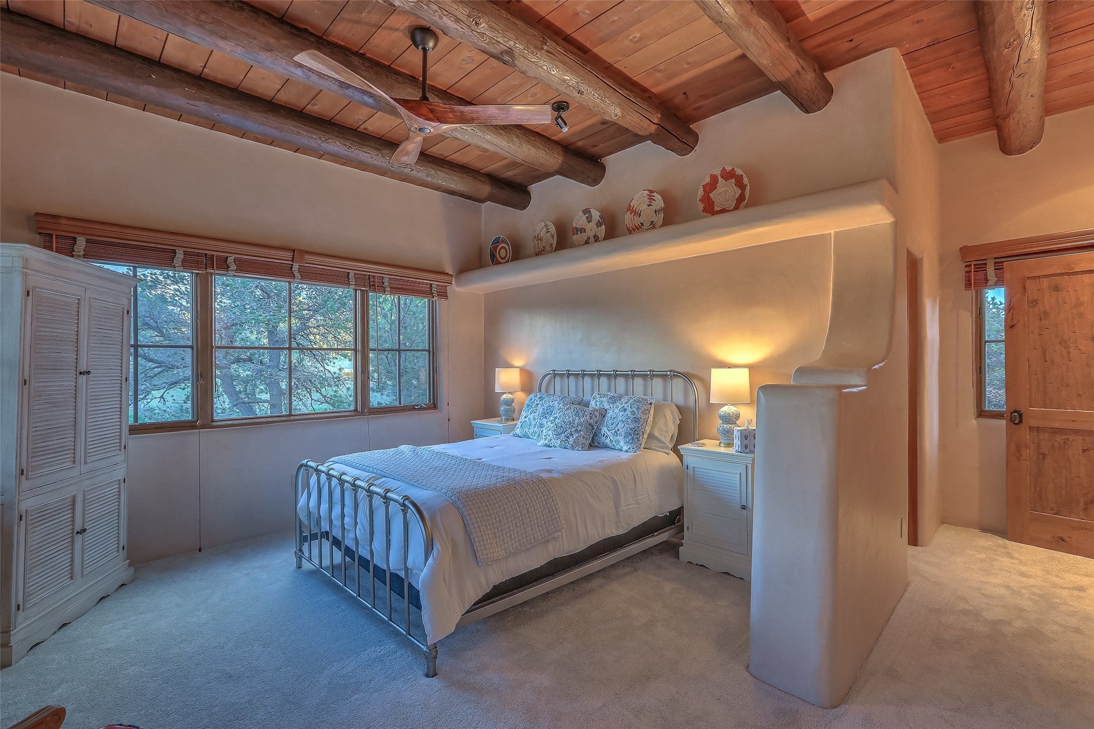 Santa Fe, New Mexico, 87506, United States, 3 Bedrooms Bedrooms, ,4 BathroomsBathrooms,Residential,Active,1880349