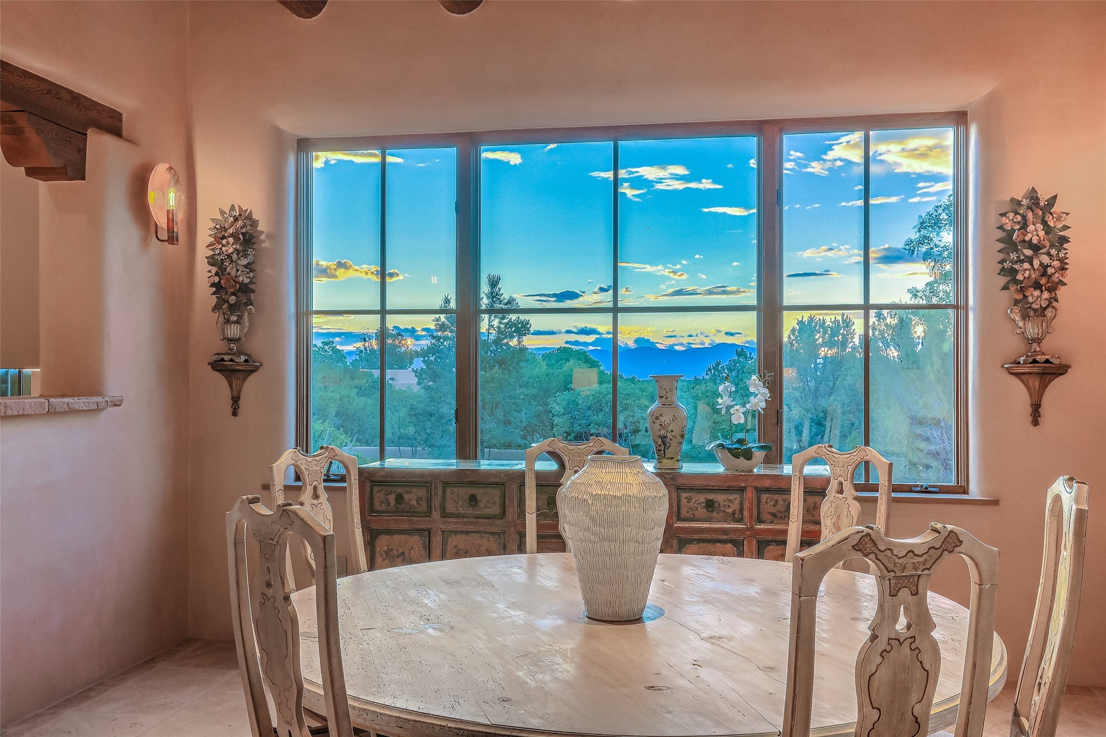 Santa Fe, New Mexico, 87506, United States, 3 Bedrooms Bedrooms, ,4 BathroomsBathrooms,Residential,Active,1880349