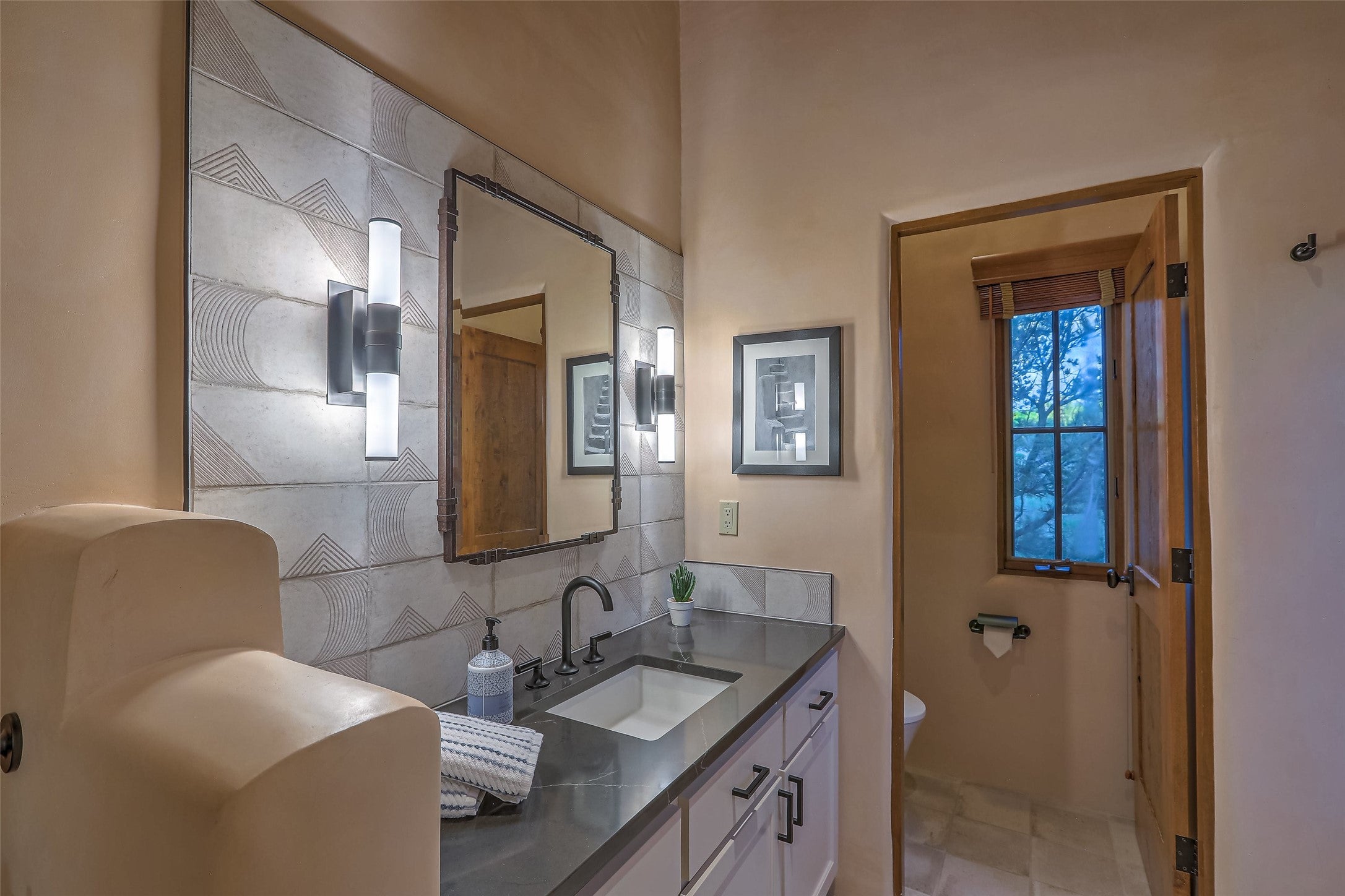 Santa Fe, New Mexico, 87506, United States, 3 Bedrooms Bedrooms, ,4 BathroomsBathrooms,Residential,Active,1880349