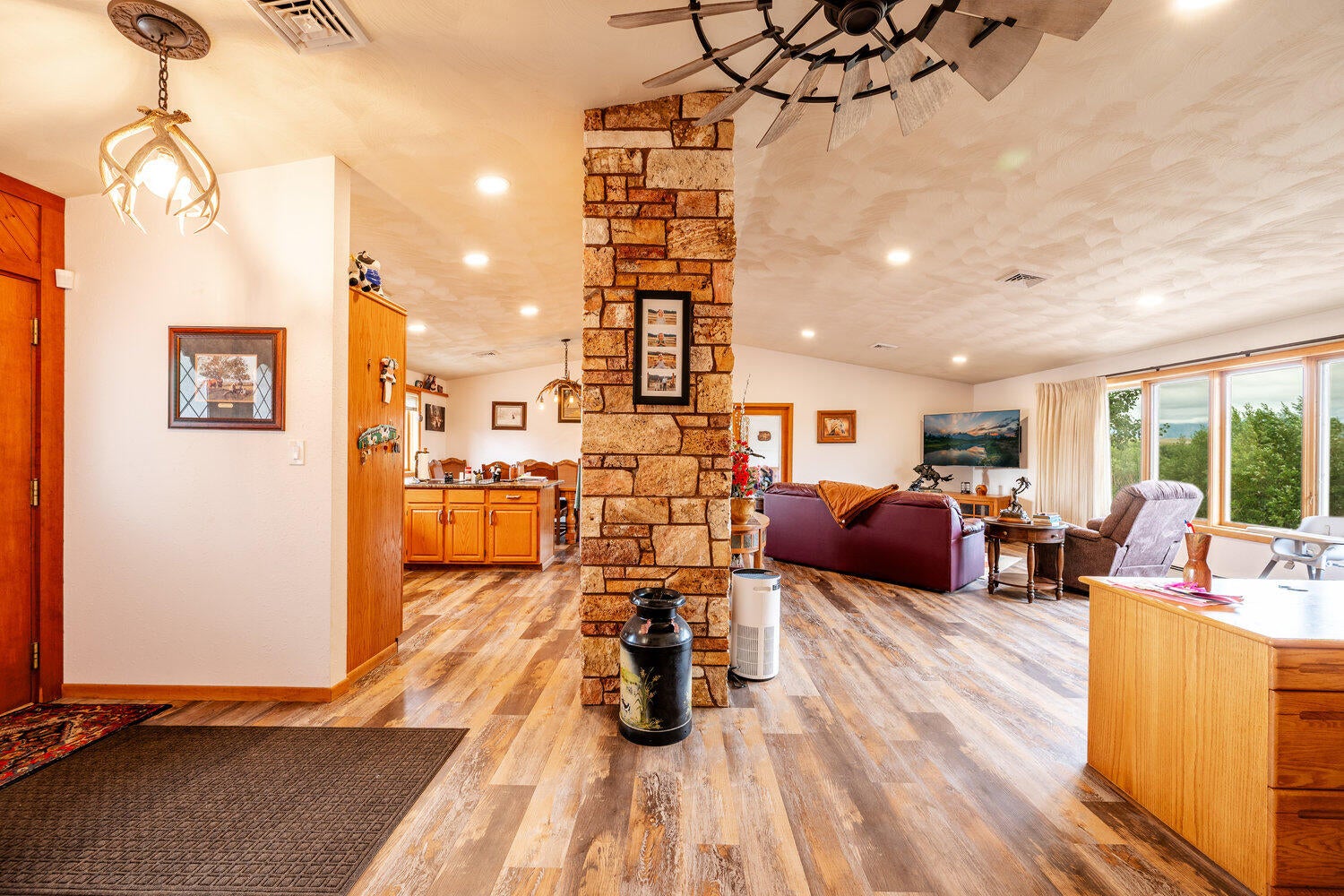 Sheridan, Wyoming, 82801, United States, 4 Bedrooms Bedrooms, ,3 BathroomsBathrooms,Residential,Active,1899913